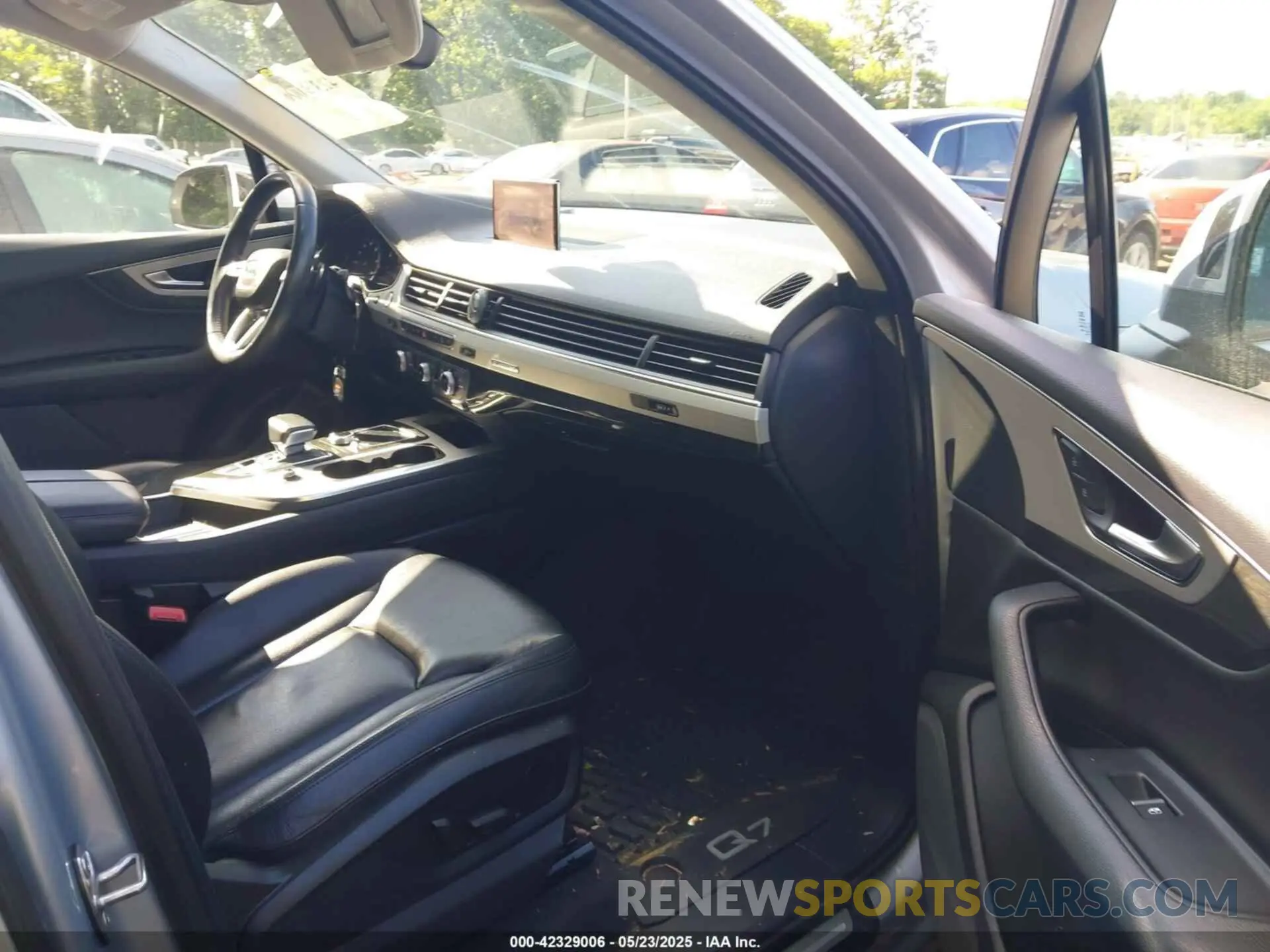 5 fotografías del automóvil dañado WA1AHAF74KD023911 AUDI Q7 2019