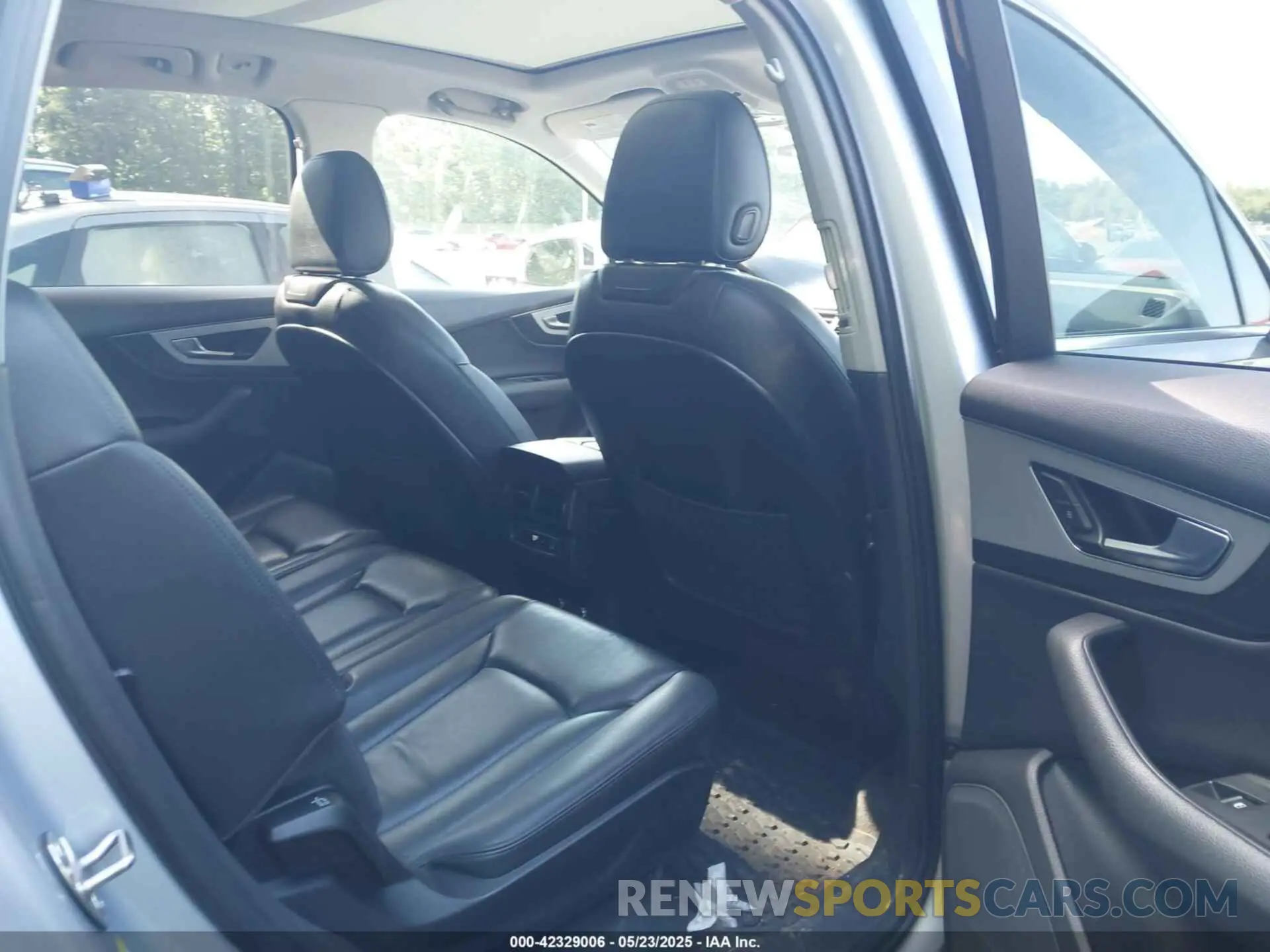 8 fotografías del automóvil dañado WA1AHAF74KD023911 AUDI Q7 2019
