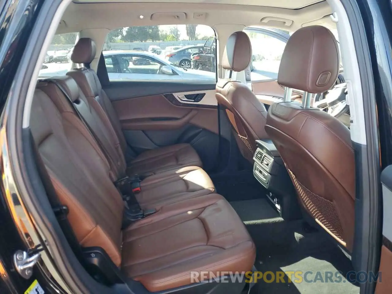 11 fotografías del automóvil dañado WA1AHAF74KD027747 AUDI Q7 2019