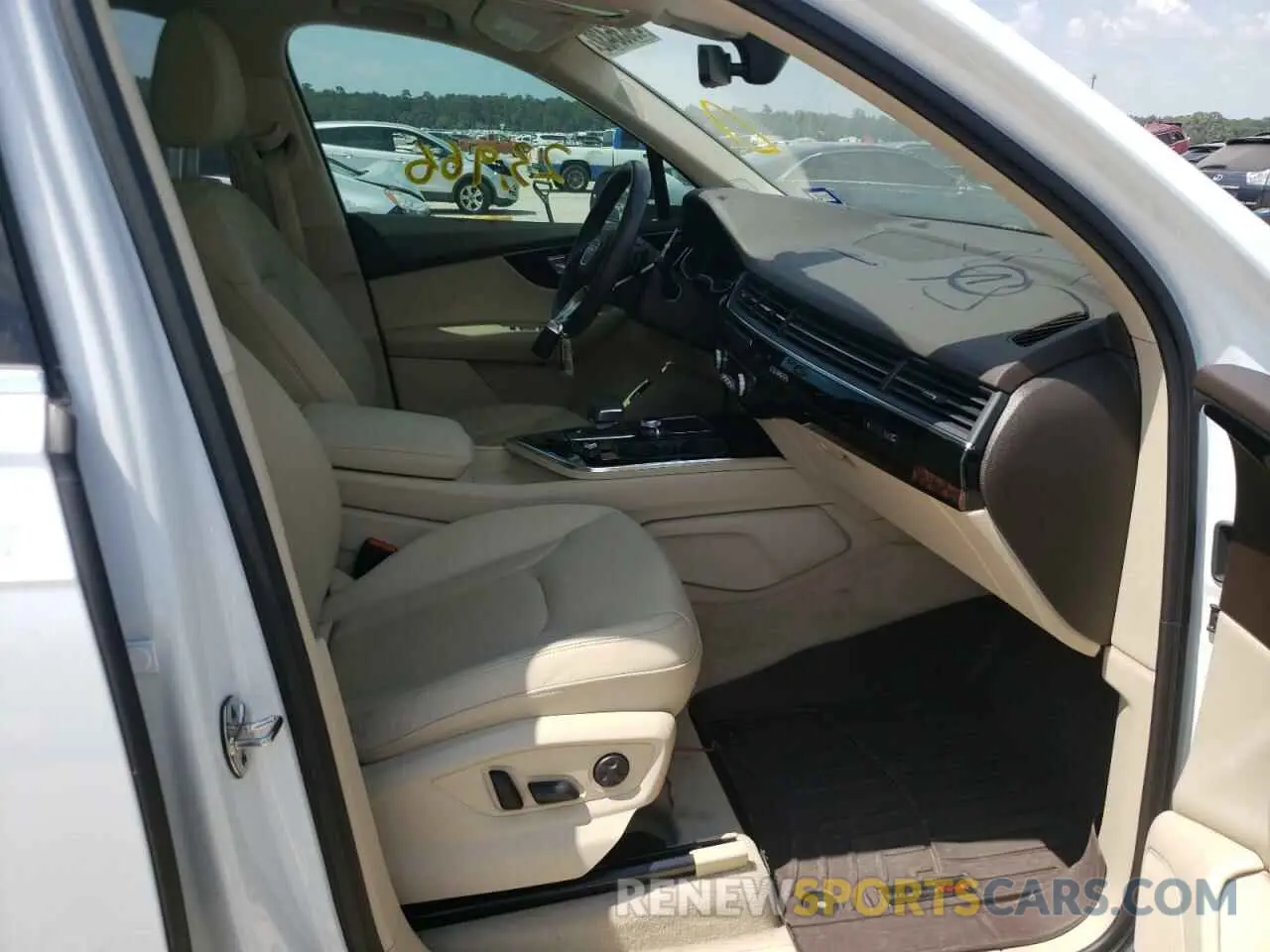 5 fotografías del automóvil dañado WA1LAAF70KD048849 AUDI Q7 2019