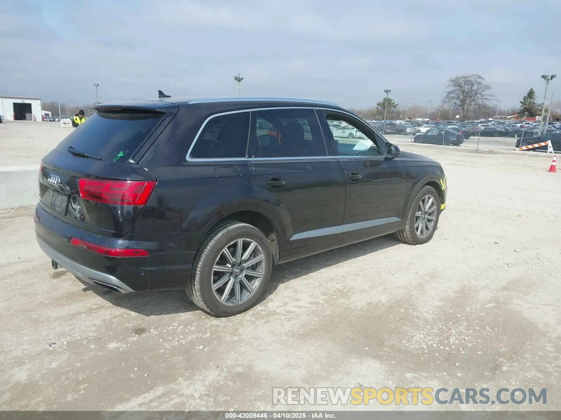 4 fotografías del automóvil dañado WA1LAAF71KD000972 AUDI Q7 2019