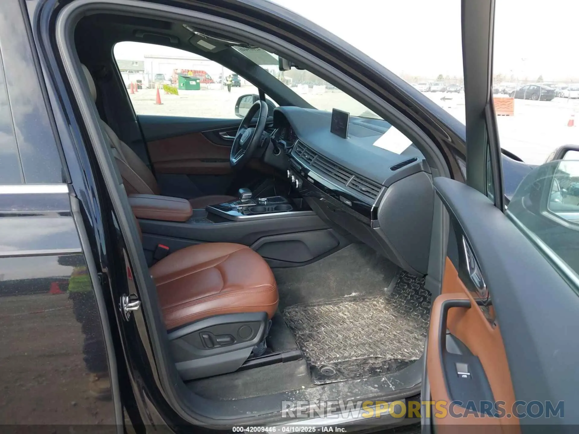 5 fotografías del automóvil dañado WA1LAAF71KD000972 AUDI Q7 2019
