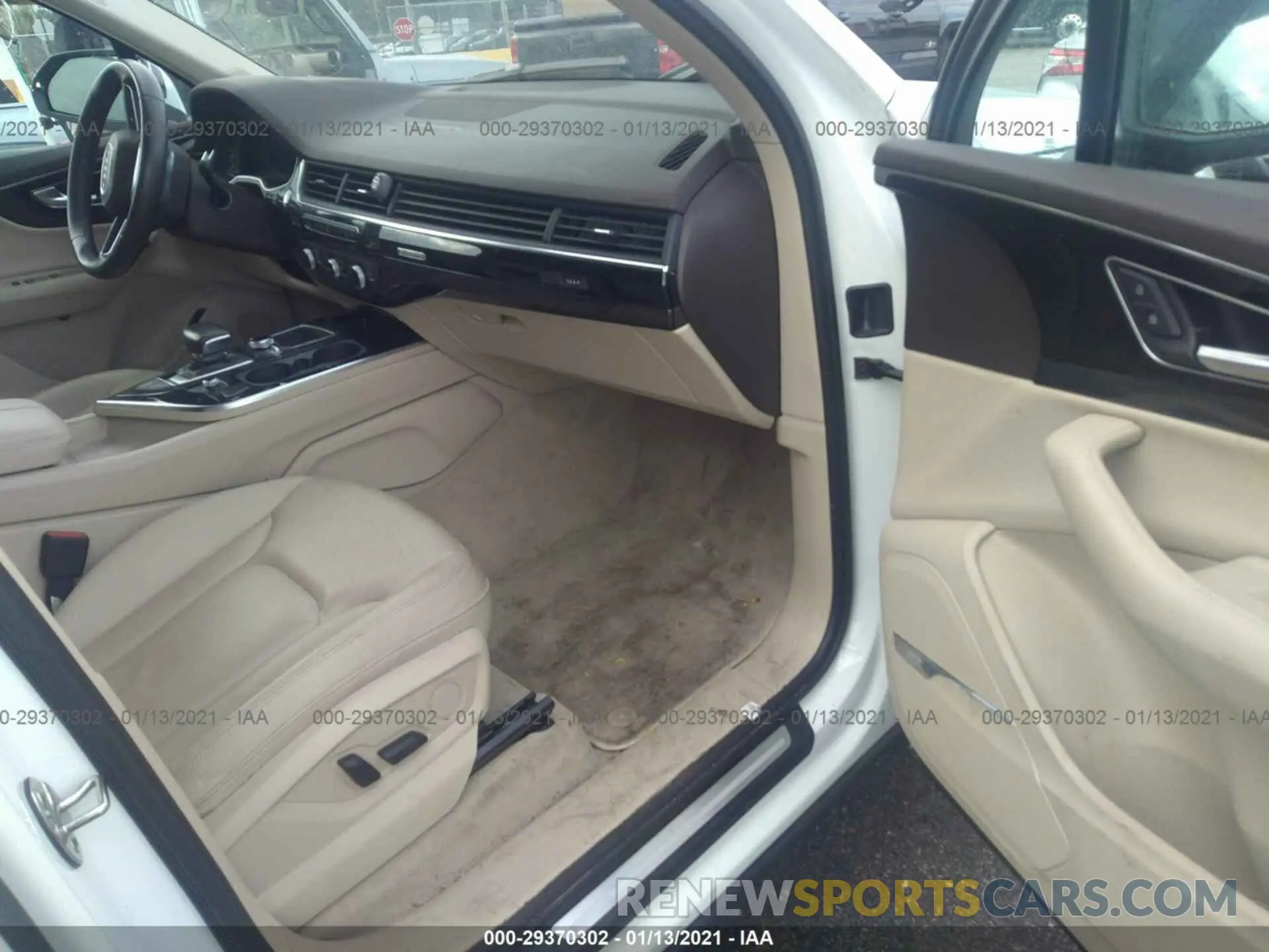 5 fotografías del automóvil dañado WA1LAAF75KD044425 AUDI Q7 2019