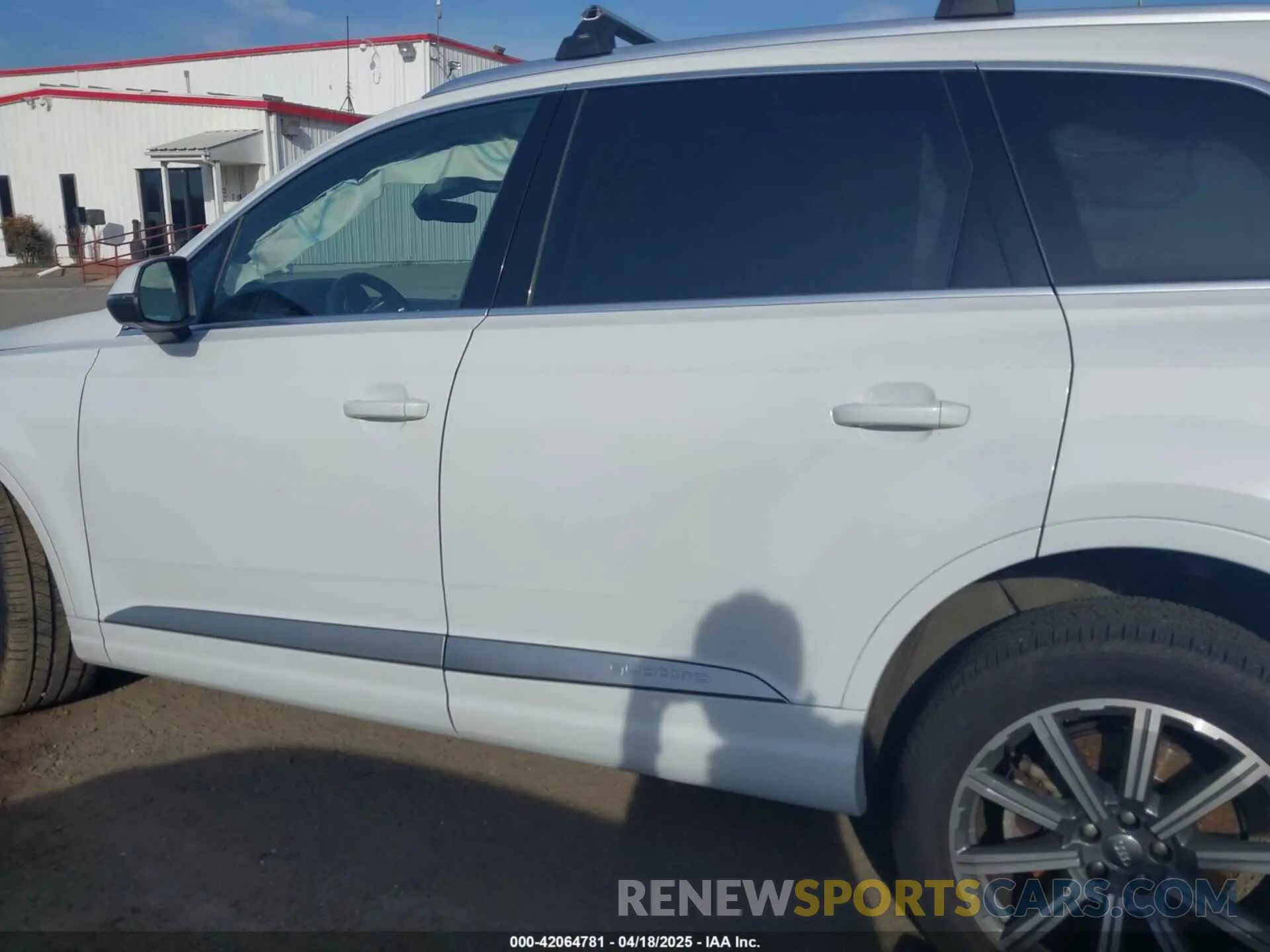 13 fotografías del automóvil dañado WA1LAAF76KD032719 AUDI Q7 2019