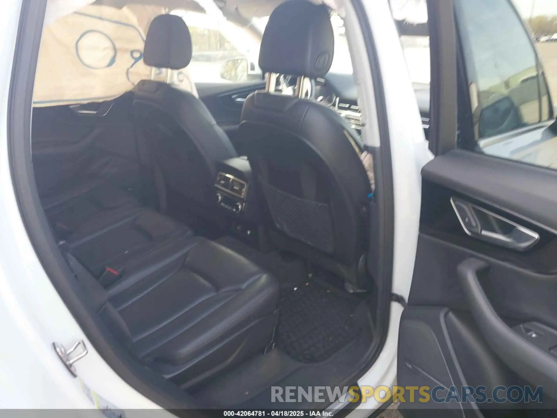 8 fotografías del automóvil dañado WA1LAAF76KD032719 AUDI Q7 2019
