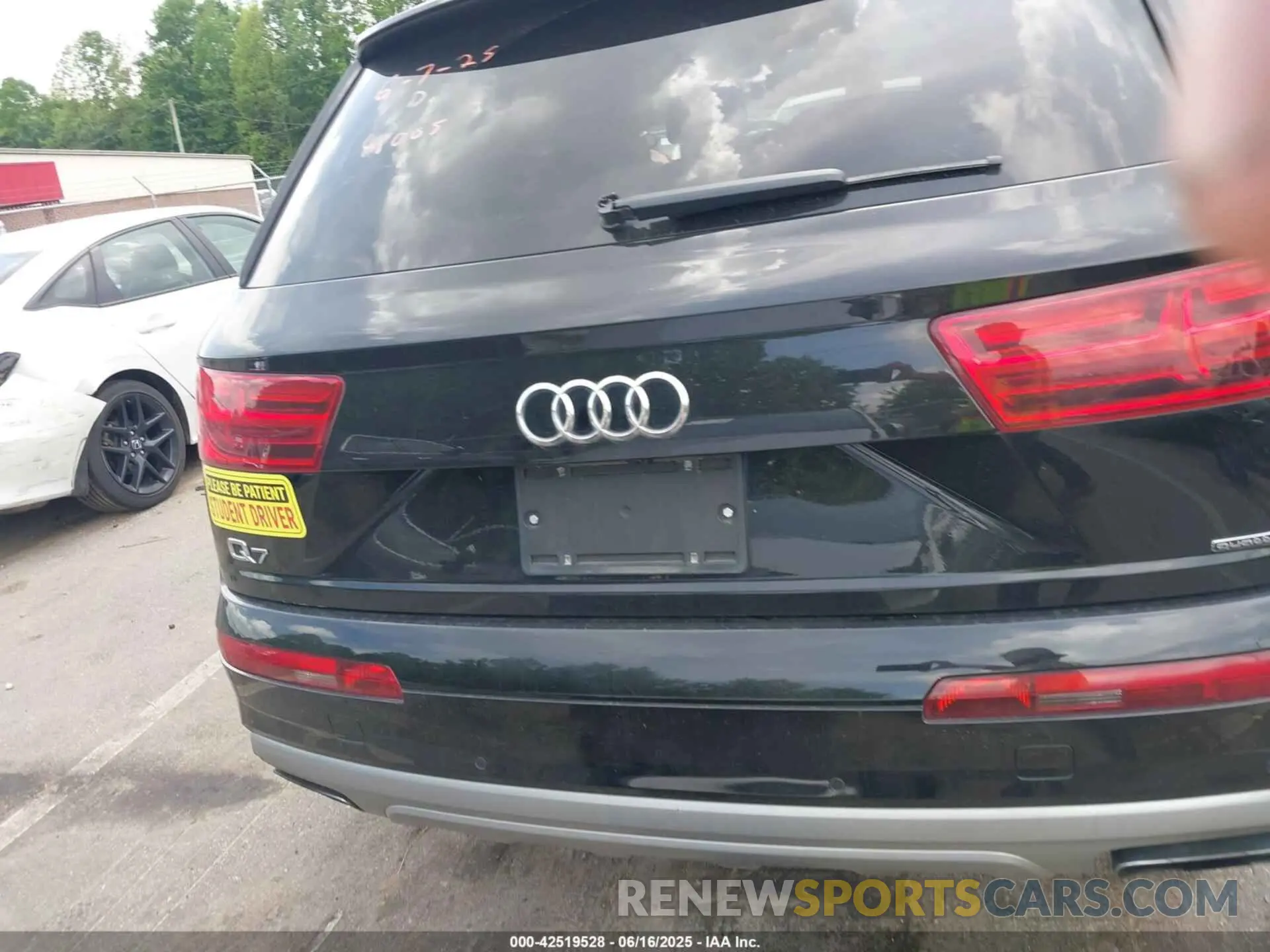 16 fotografías del automóvil dañado WA1LAAF77KD043812 AUDI Q7 2019