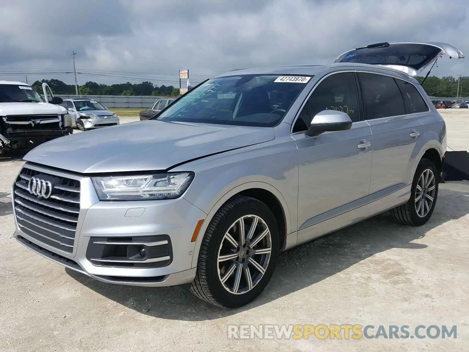 2 fotografías del automóvil dañado WA1LAAF78KD010351 AUDI Q7 2019