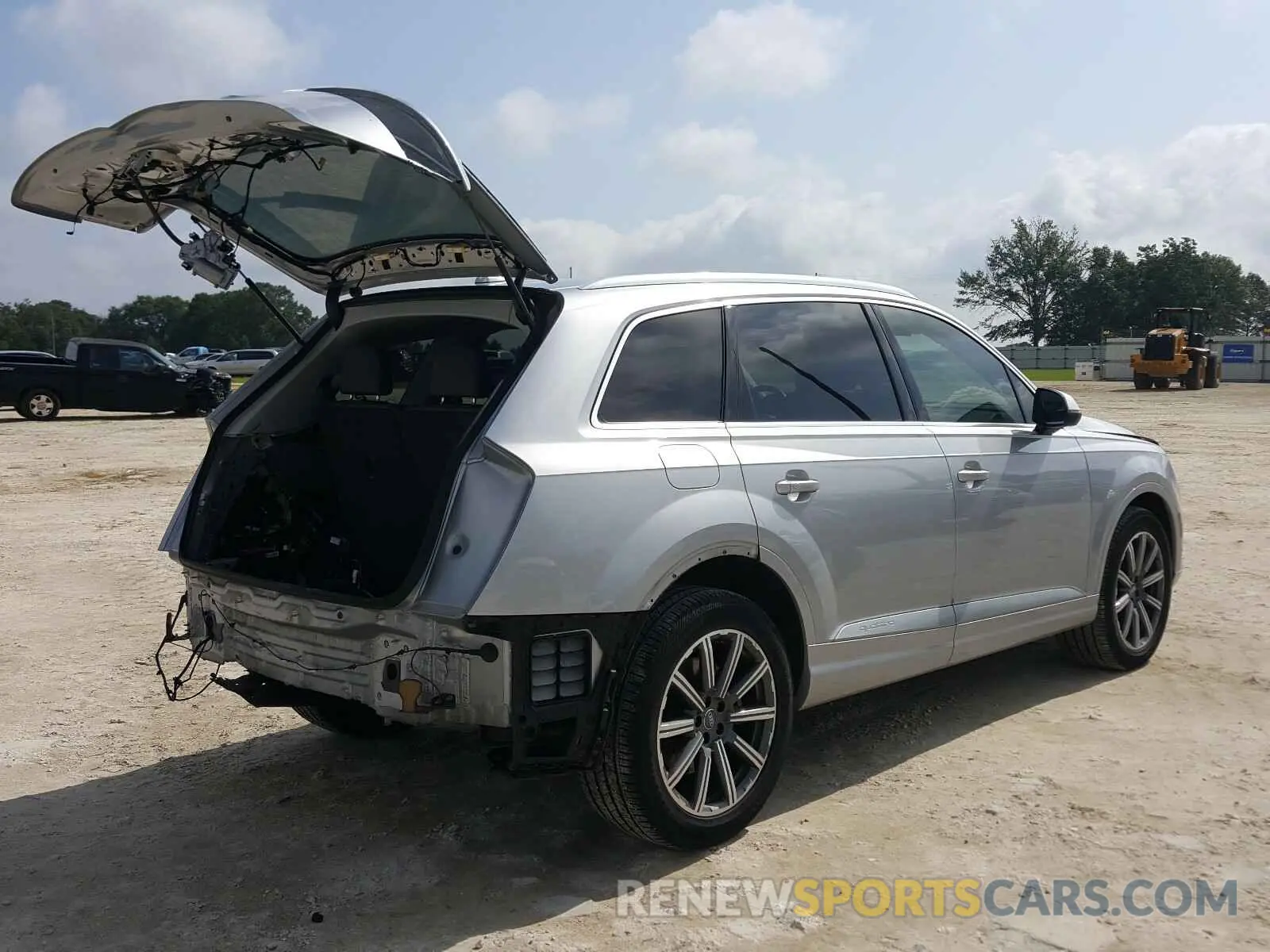 4 fotografías del automóvil dañado WA1LAAF78KD010351 AUDI Q7 2019