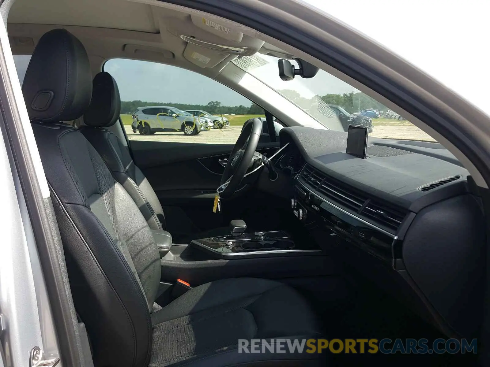 5 fotografías del automóvil dañado WA1LAAF78KD010351 AUDI Q7 2019