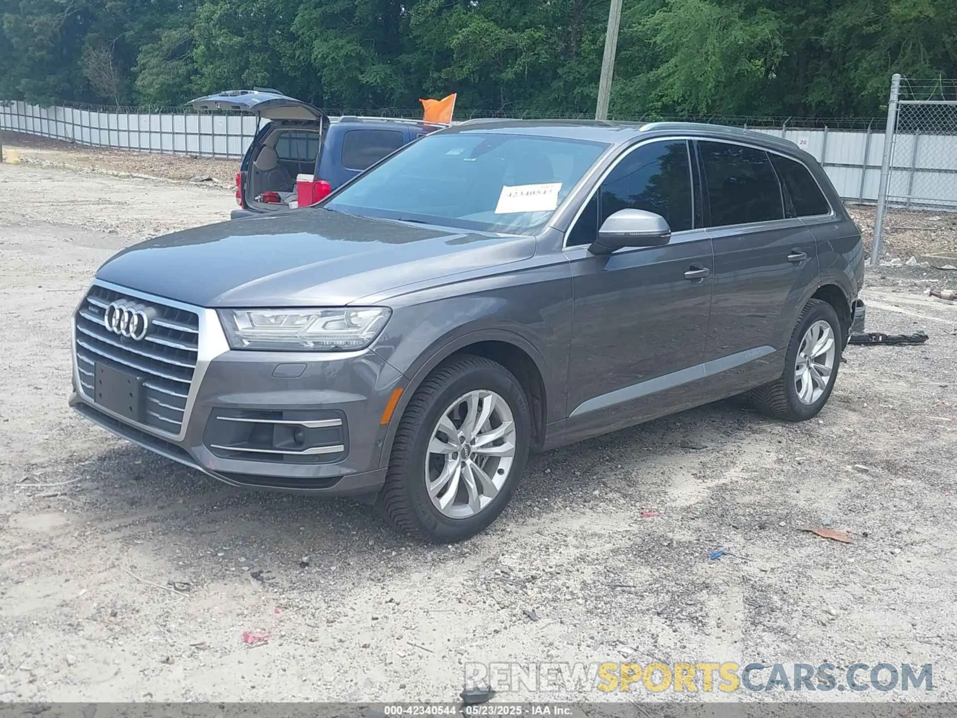 2 fotografías del automóvil dañado WA1LAAF78KD012598 AUDI Q7 2019