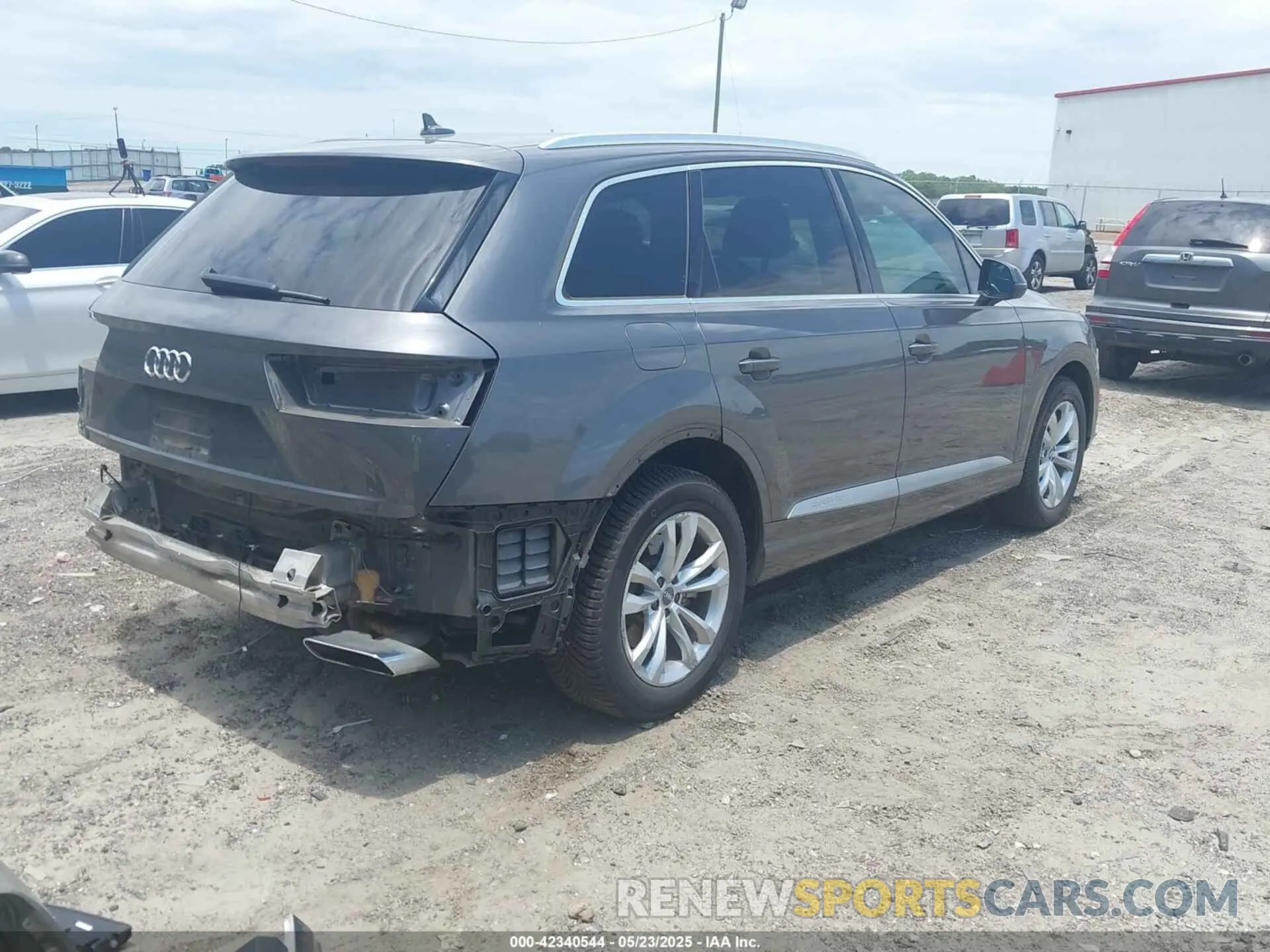 4 fotografías del automóvil dañado WA1LAAF78KD012598 AUDI Q7 2019
