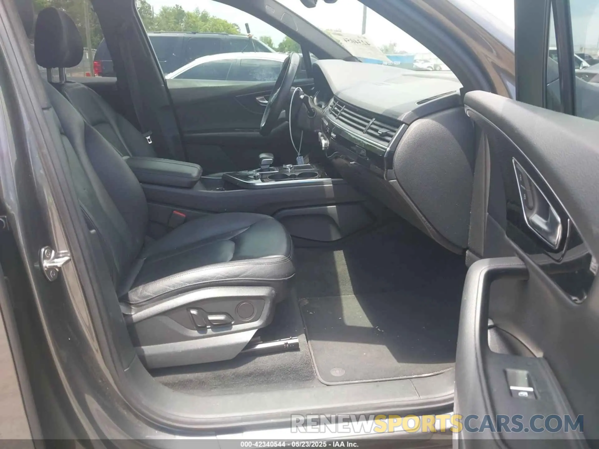 5 fotografías del automóvil dañado WA1LAAF78KD012598 AUDI Q7 2019