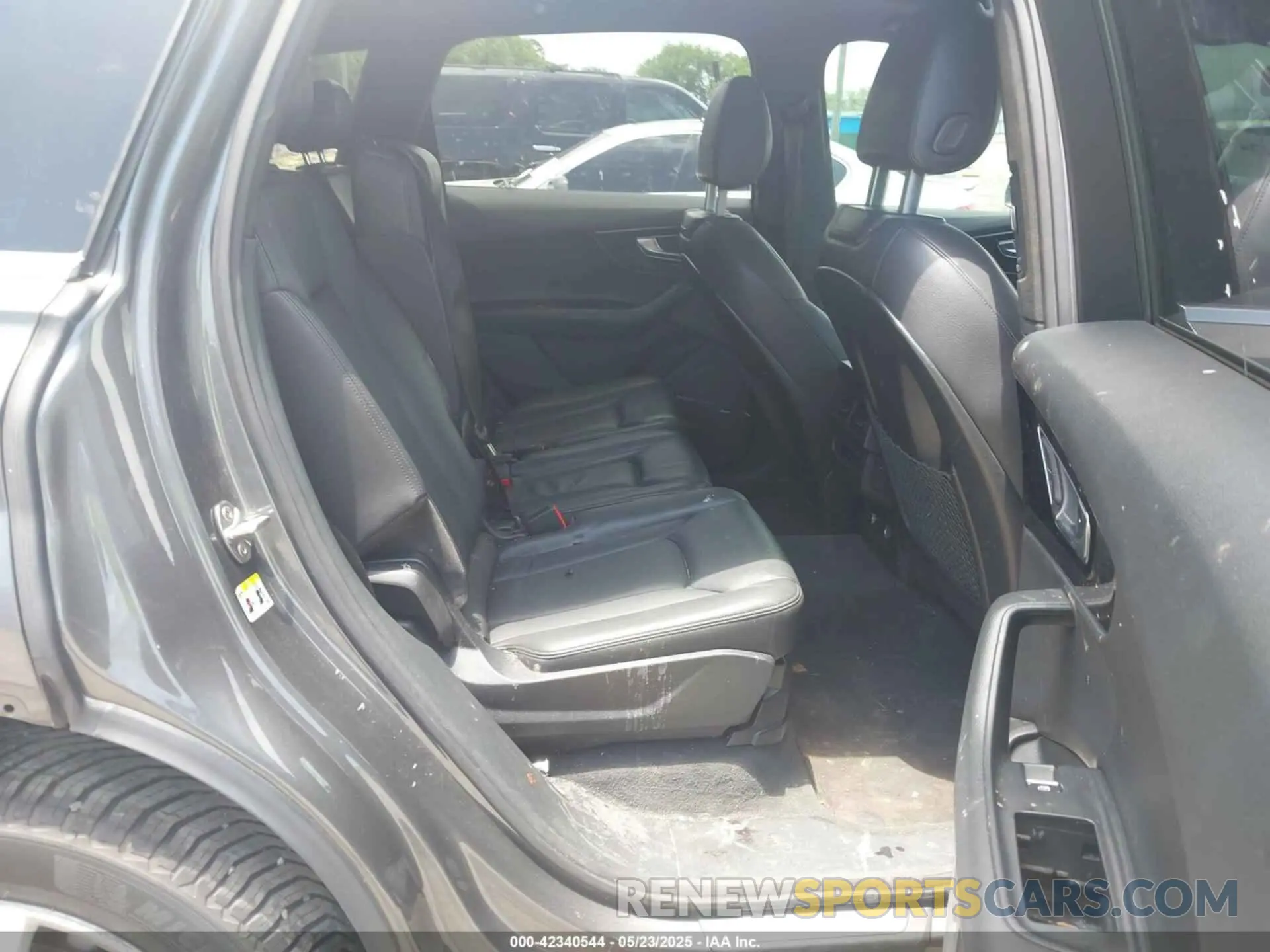 8 fotografías del automóvil dañado WA1LAAF78KD012598 AUDI Q7 2019
