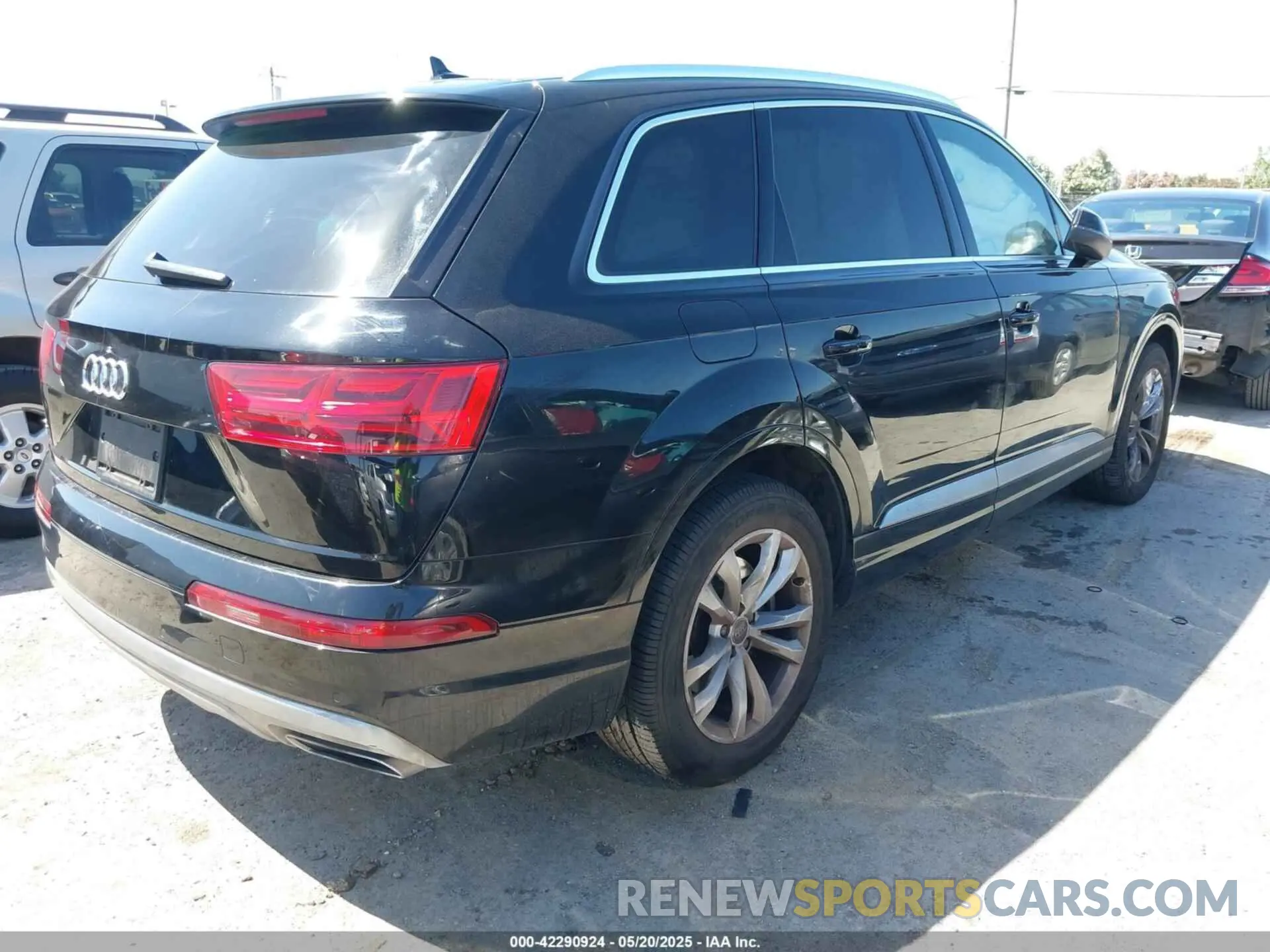 4 fotografías del automóvil dañado WA1LHAF70KD018858 AUDI Q7 2019