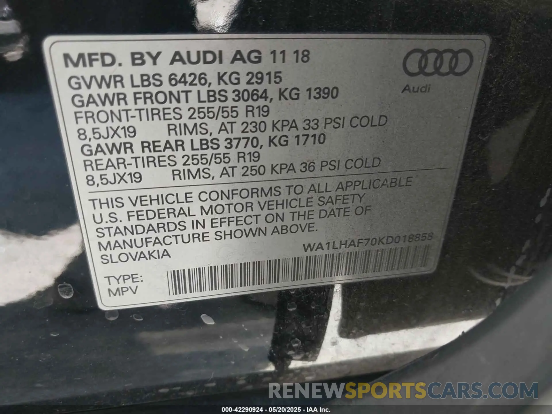 9 fotografías del automóvil dañado WA1LHAF70KD018858 AUDI Q7 2019