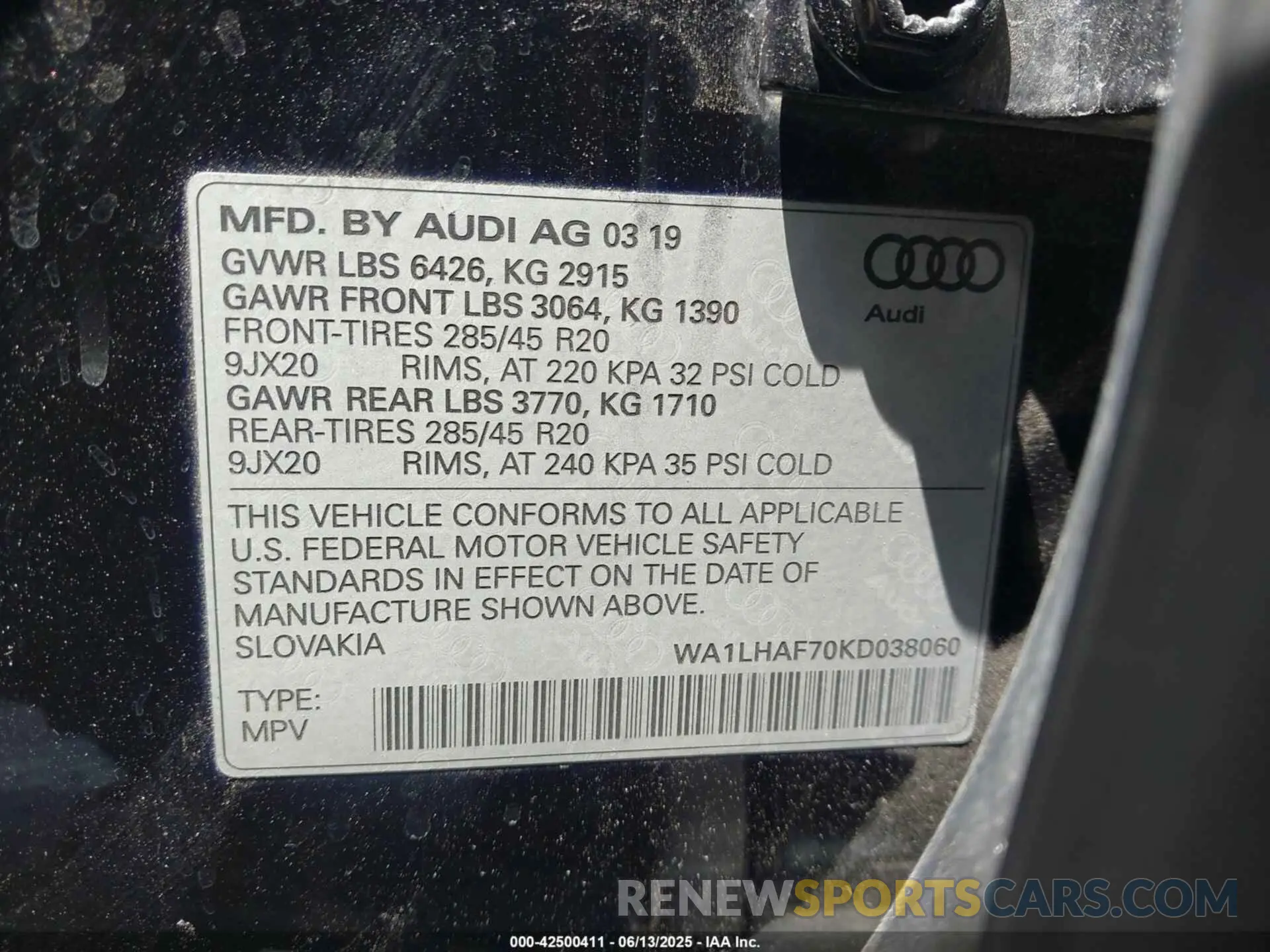 9 fotografías del automóvil dañado WA1LHAF70KD038060 AUDI Q7 2019