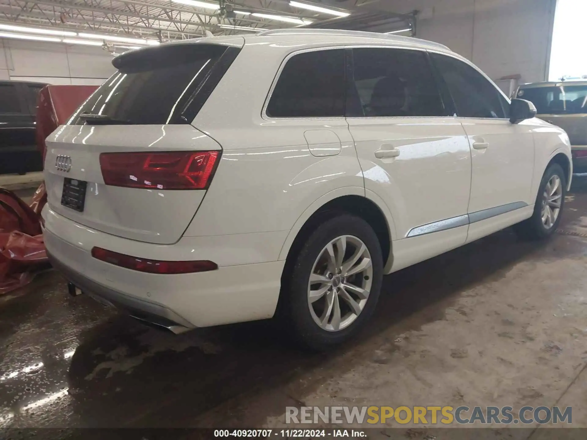 4 fotografías del automóvil dañado WA1LHAF72KD017193 AUDI Q7 2019