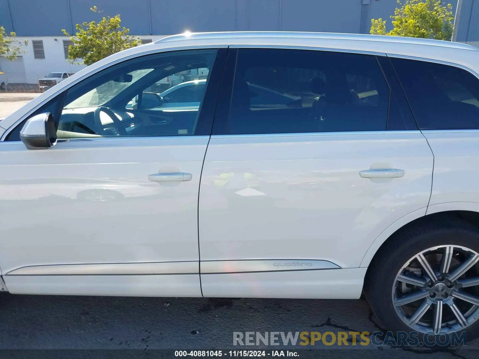 14 fotografías del automóvil dañado WA1LHAF72KD030056 AUDI Q7 2019