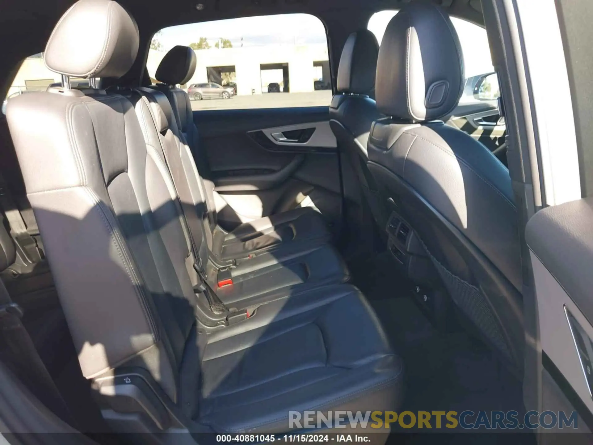 8 fotografías del automóvil dañado WA1LHAF72KD030056 AUDI Q7 2019