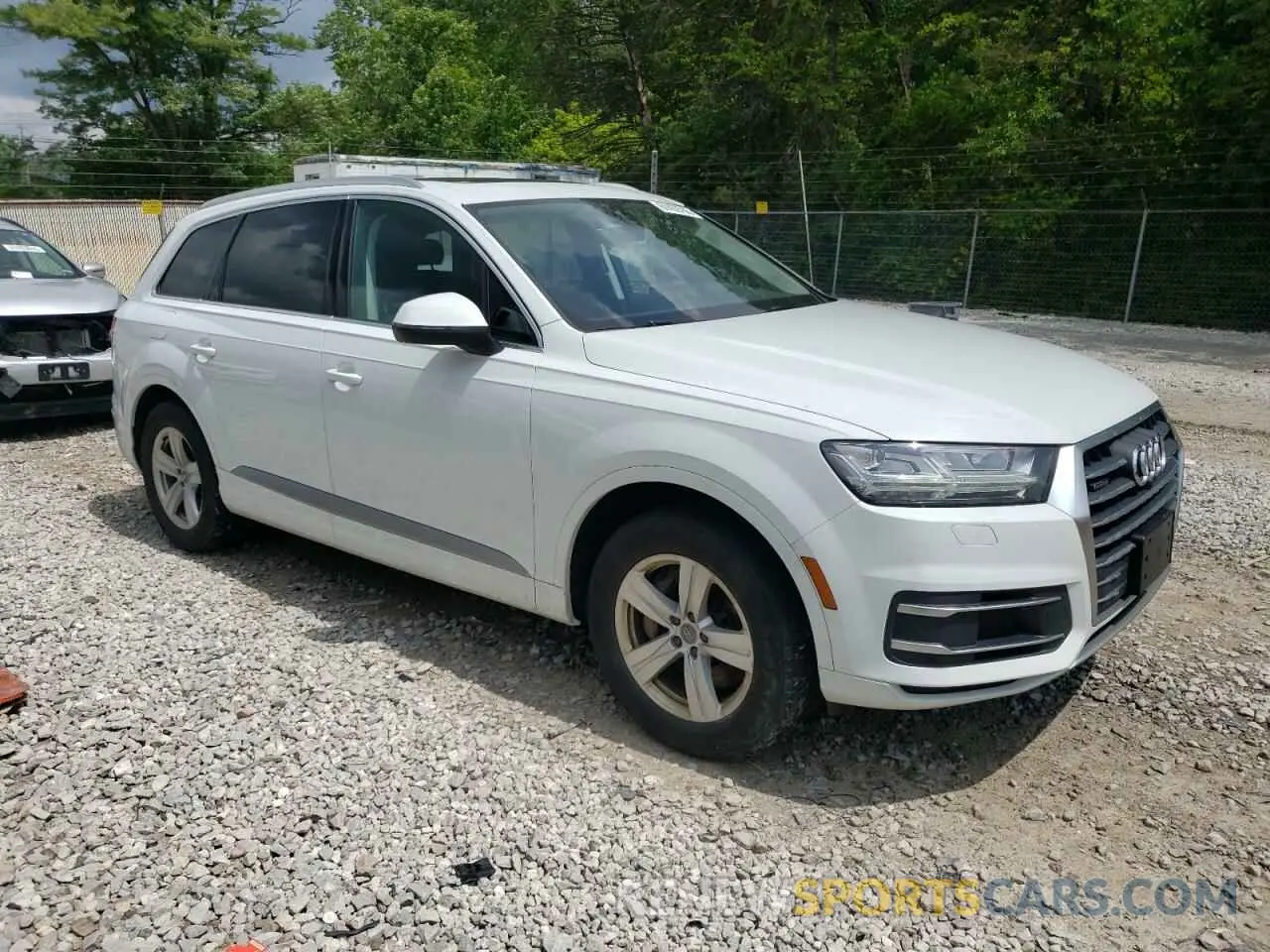 4 fotografías del automóvil dañado WA1LHAF73KD036495 AUDI Q7 2019