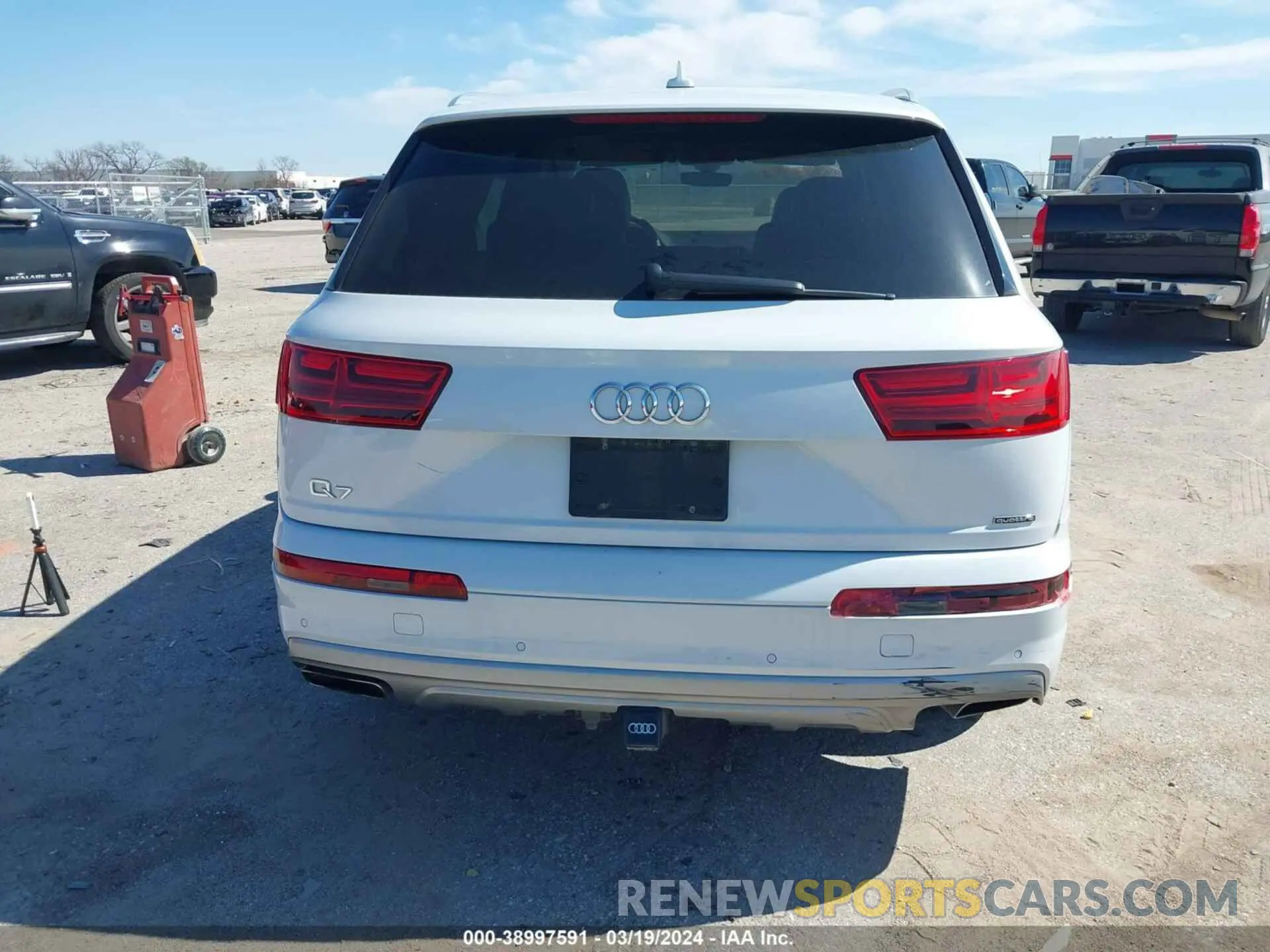 16 fotografías del automóvil dañado WA1LHAF73KD038571 AUDI Q7 2019