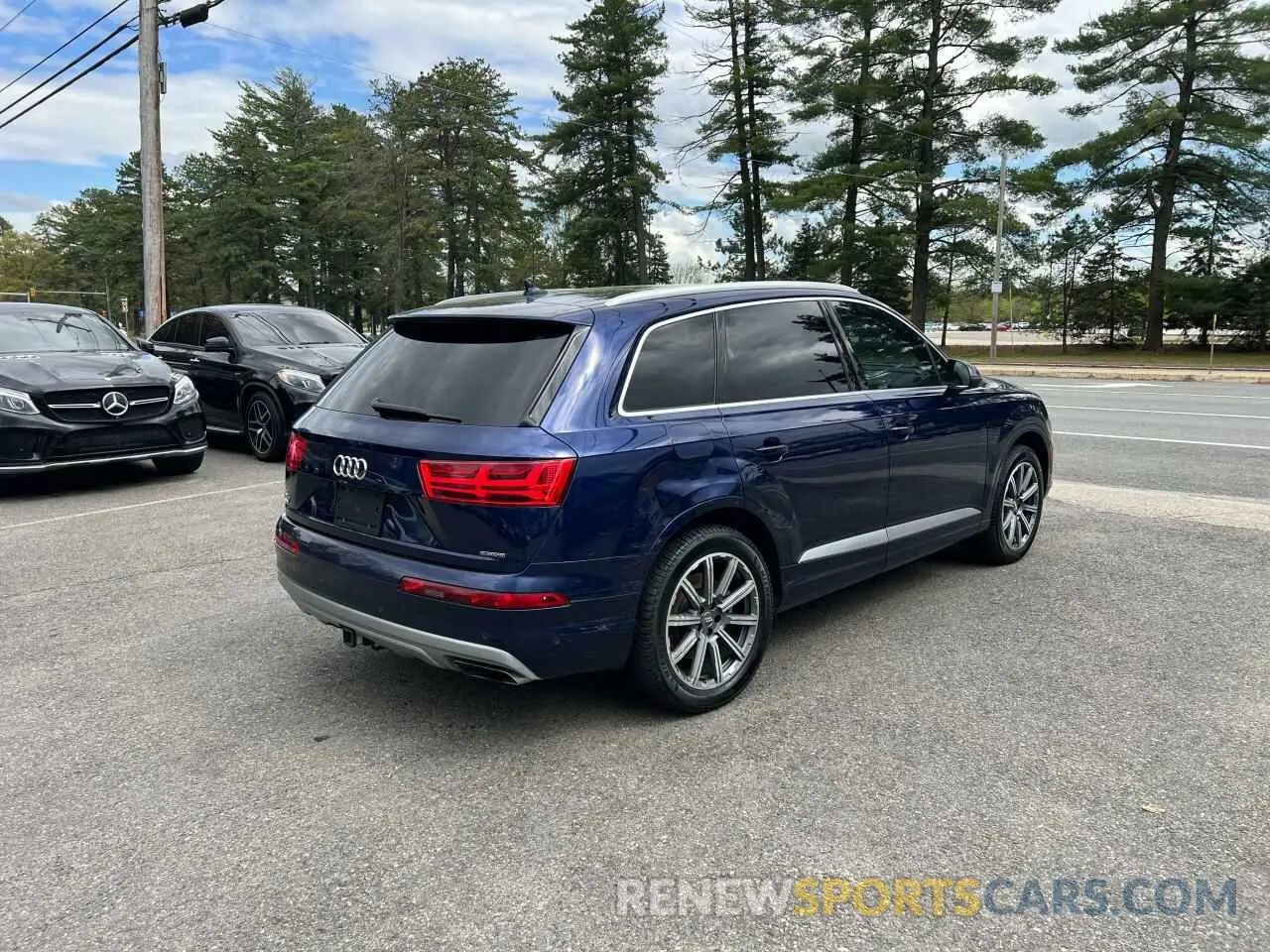 4 fotografías del automóvil dañado WA1LHAF73KD041633 AUDI Q7 2019