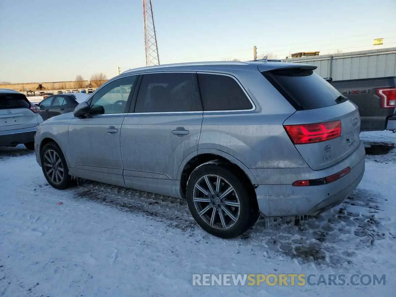 2 fotografías del automóvil dañado WA1LHAF74KD031452 AUDI Q7 2019