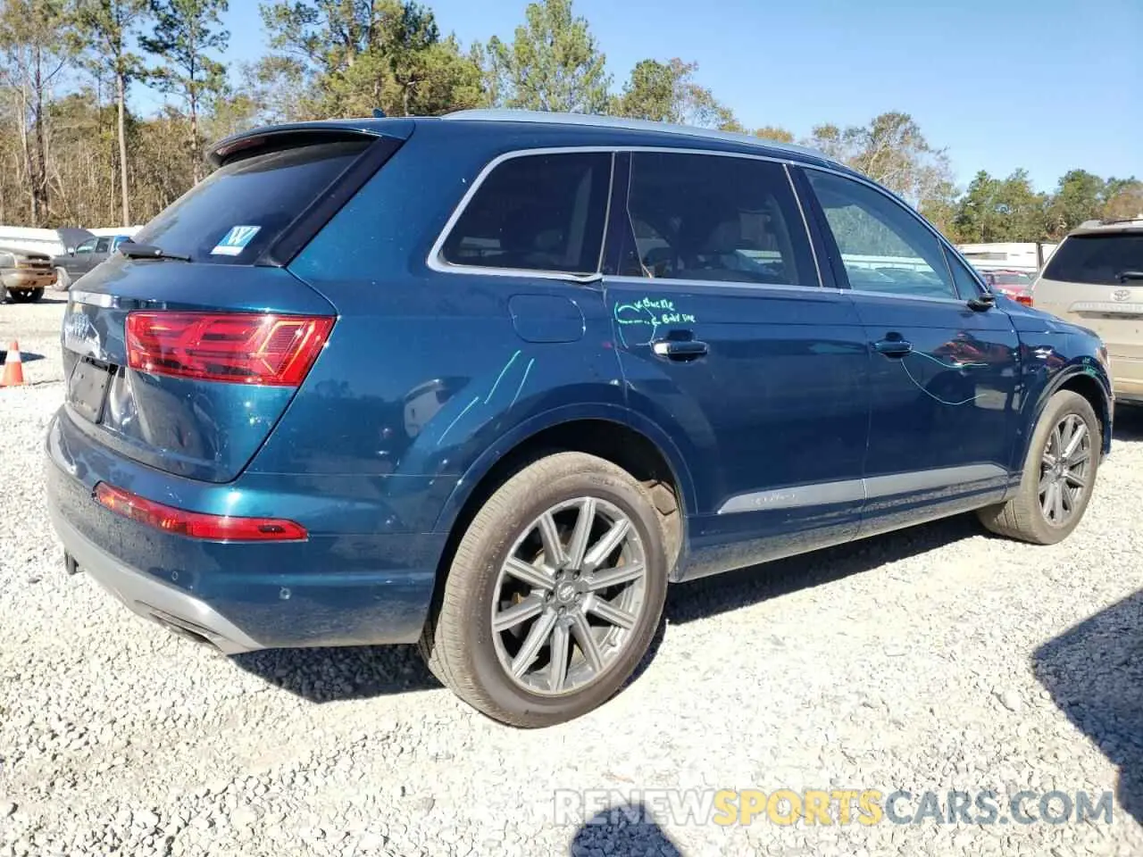 3 fotografías del automóvil dañado WA1LHAF75KD019858 AUDI Q7 2019