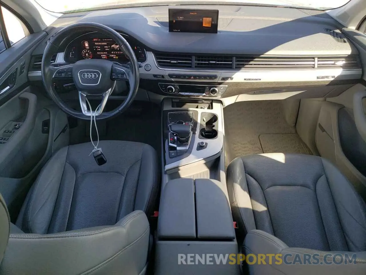 8 fotografías del automóvil dañado WA1LHAF75KD019858 AUDI Q7 2019