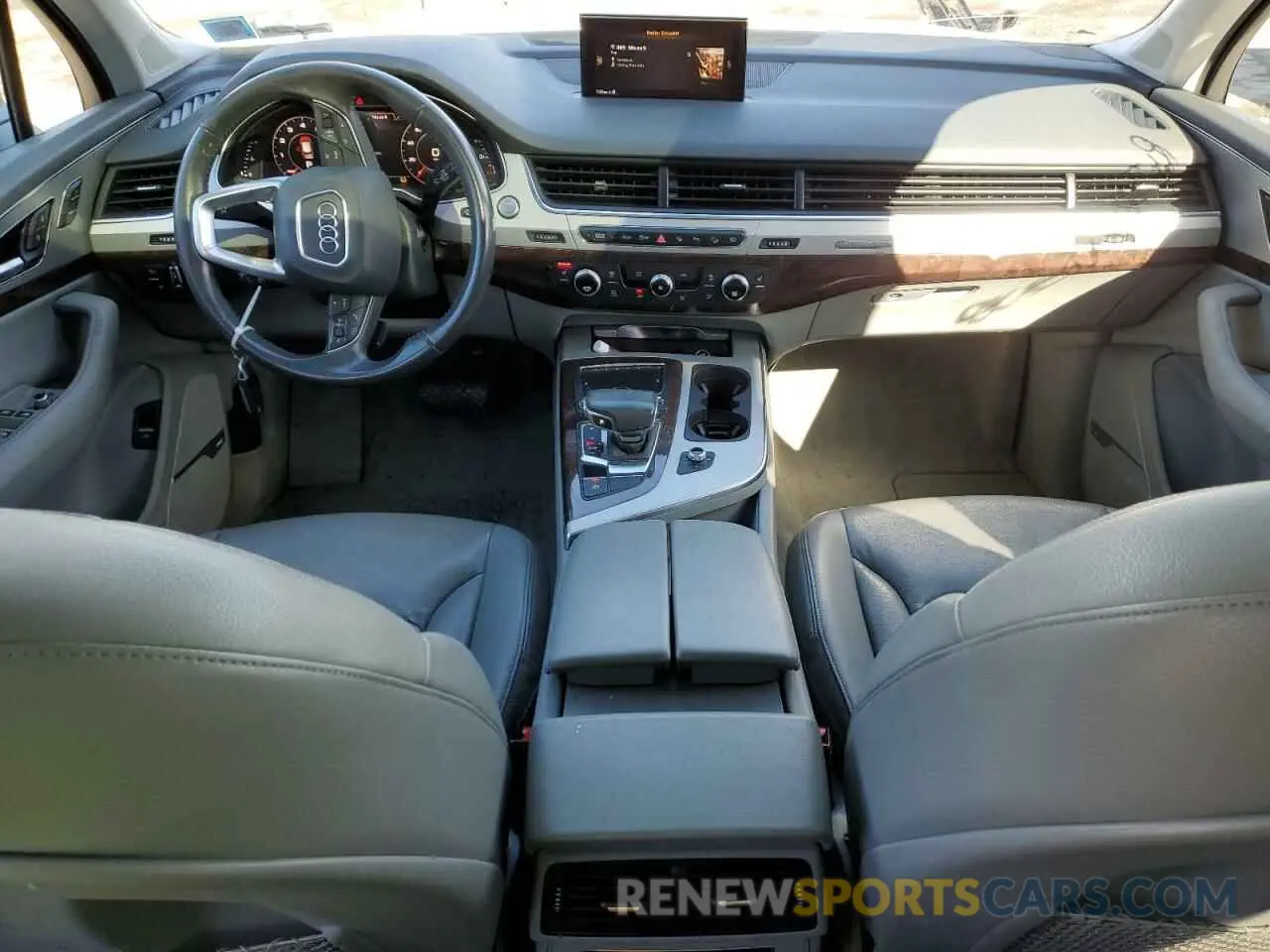 8 fotografías del automóvil dañado WA1LHAF75KD021559 AUDI Q7 2019