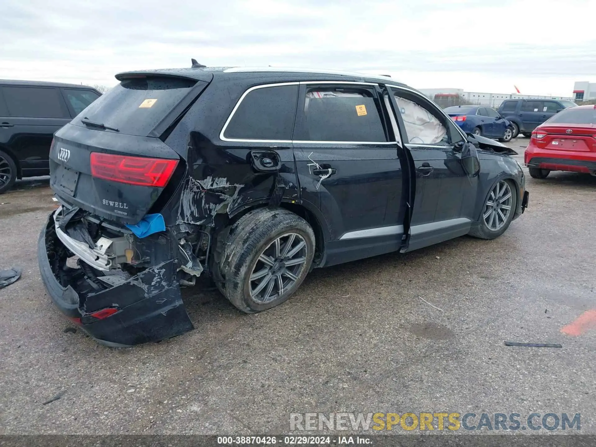 4 fotografías del automóvil dañado WA1LHAF75KD033226 AUDI Q7 2019