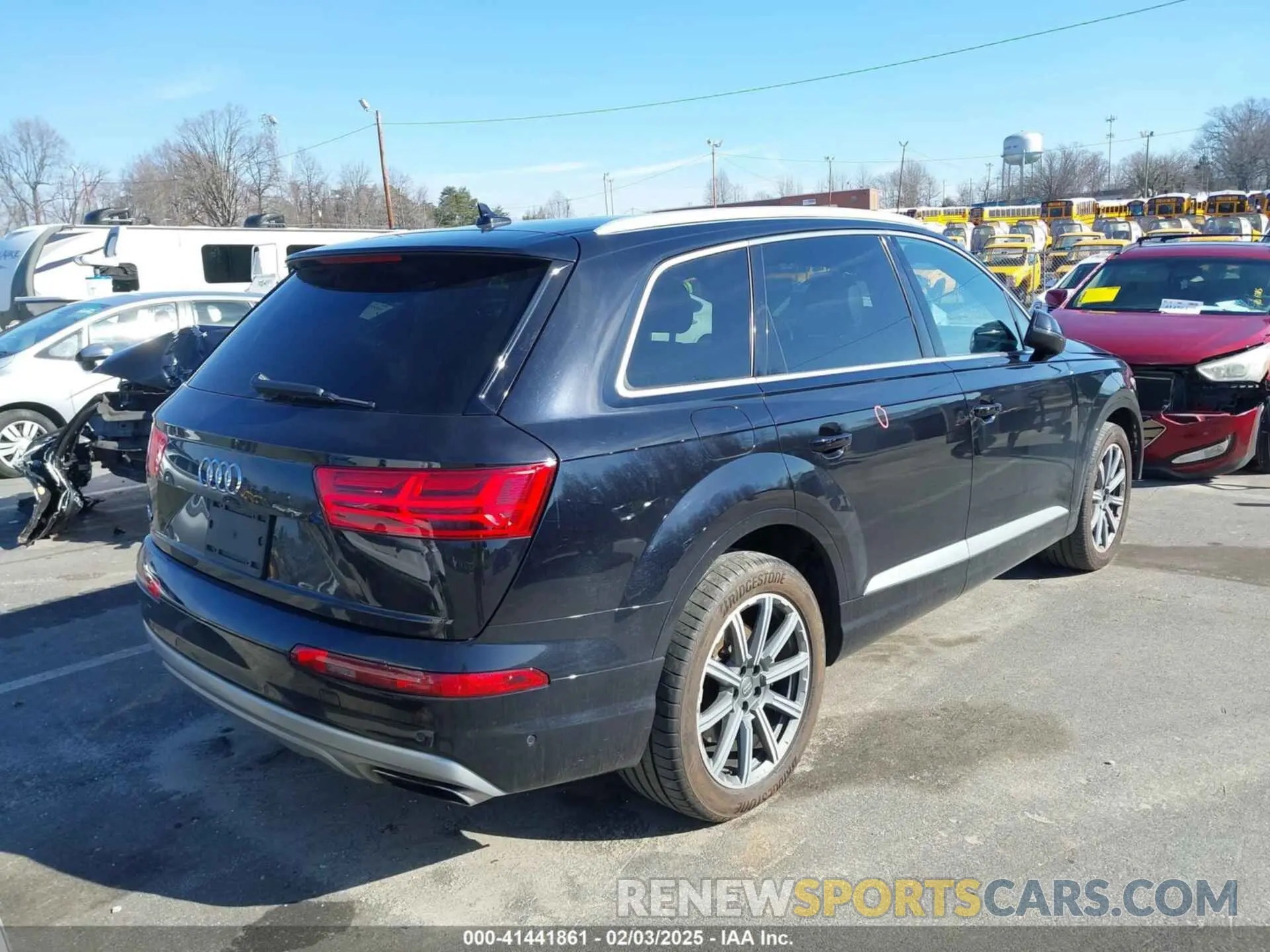 4 fotografías del automóvil dañado WA1LHAF76KD025846 AUDI Q7 2019