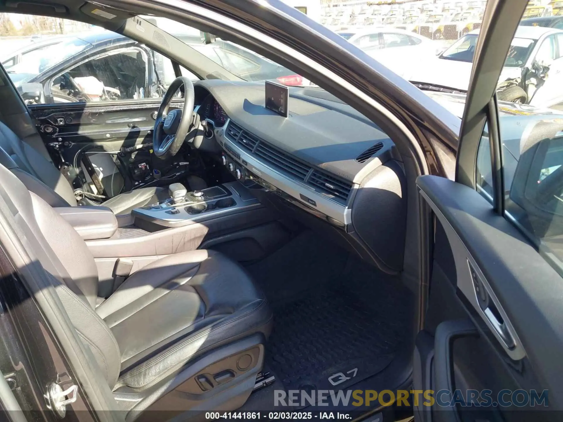 5 fotografías del automóvil dañado WA1LHAF76KD025846 AUDI Q7 2019
