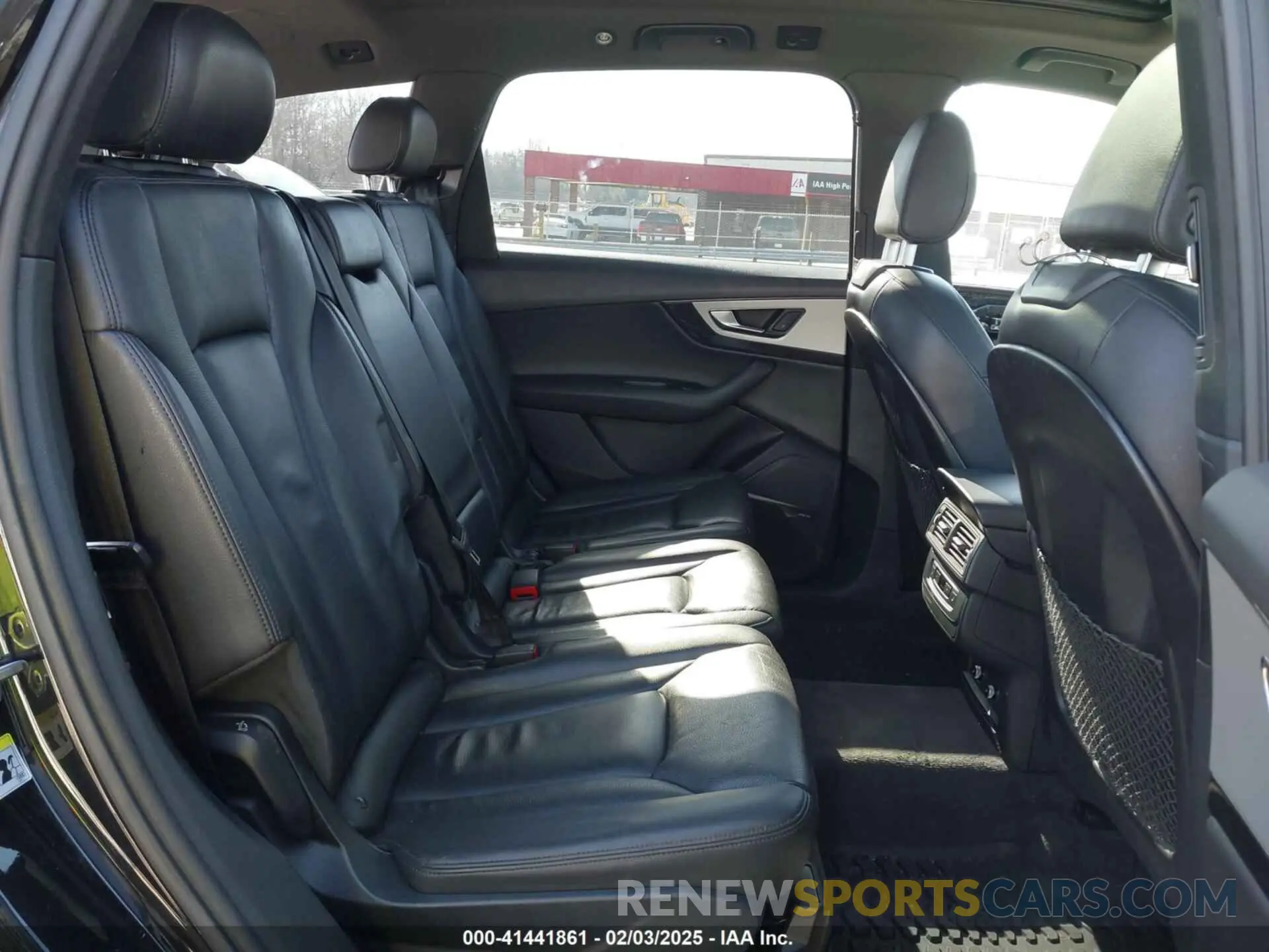 8 fotografías del automóvil dañado WA1LHAF76KD025846 AUDI Q7 2019