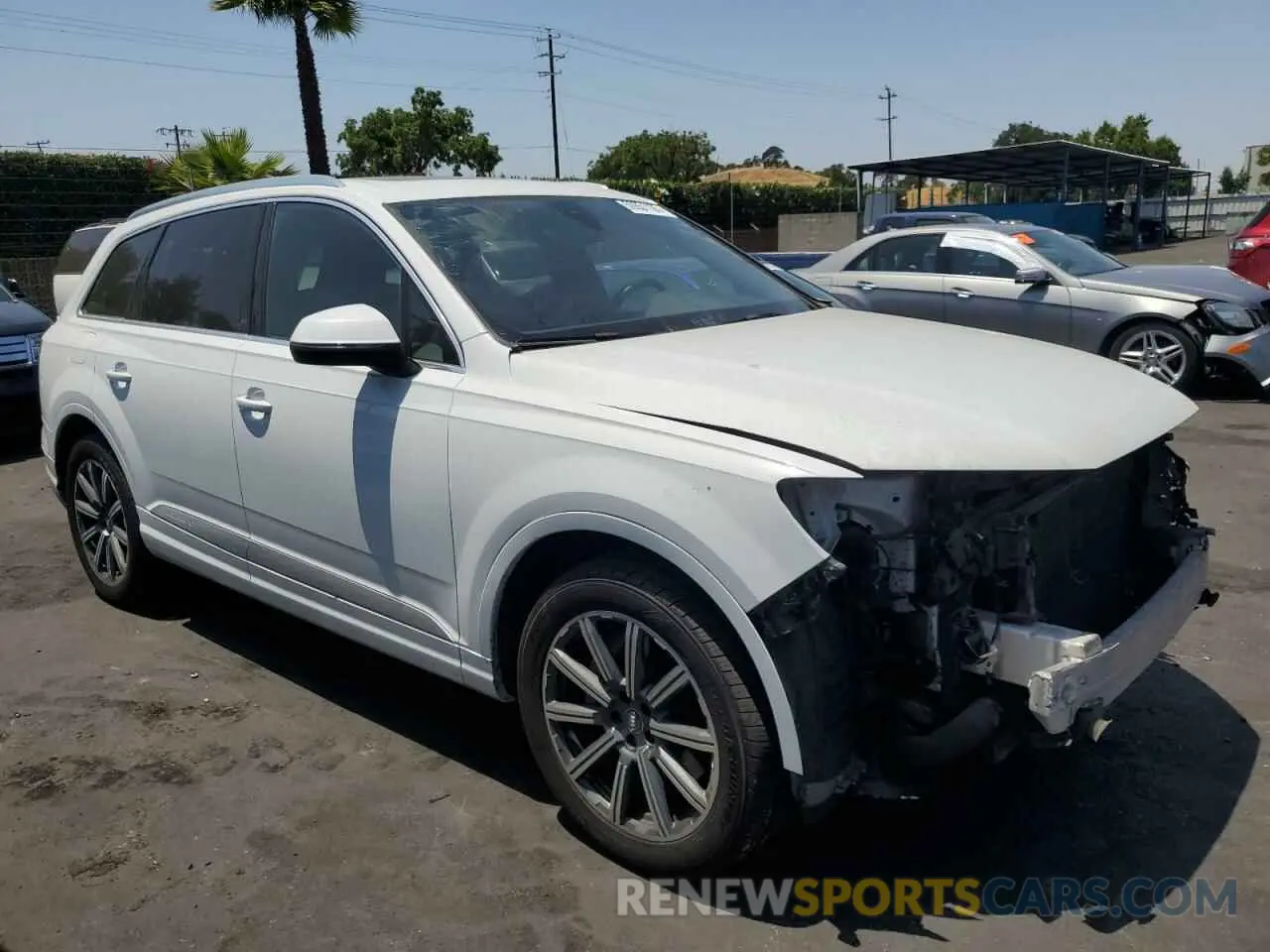 4 fotografías del automóvil dañado WA1LHAF76KD040542 AUDI Q7 2019