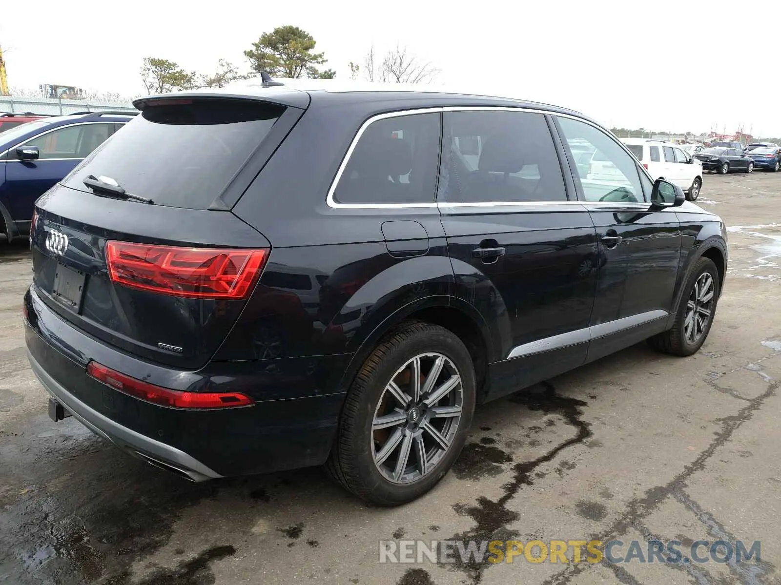 4 fotografías del automóvil dañado WA1LHAF76KD041674 AUDI Q7 2019
