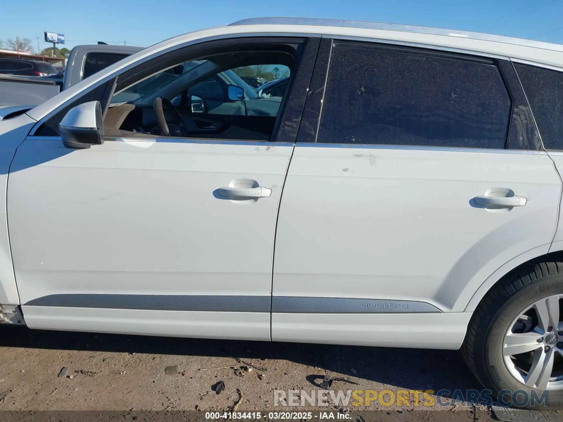 15 fotografías del automóvil dañado WA1LHAF77KD026200 AUDI Q7 2019