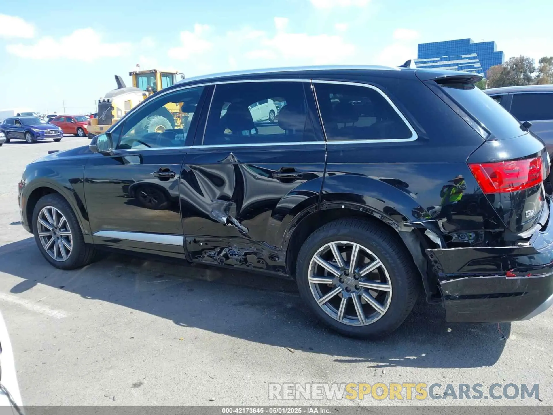14 fotografías del automóvil dañado WA1LHAF78KD025573 AUDI Q7 2019