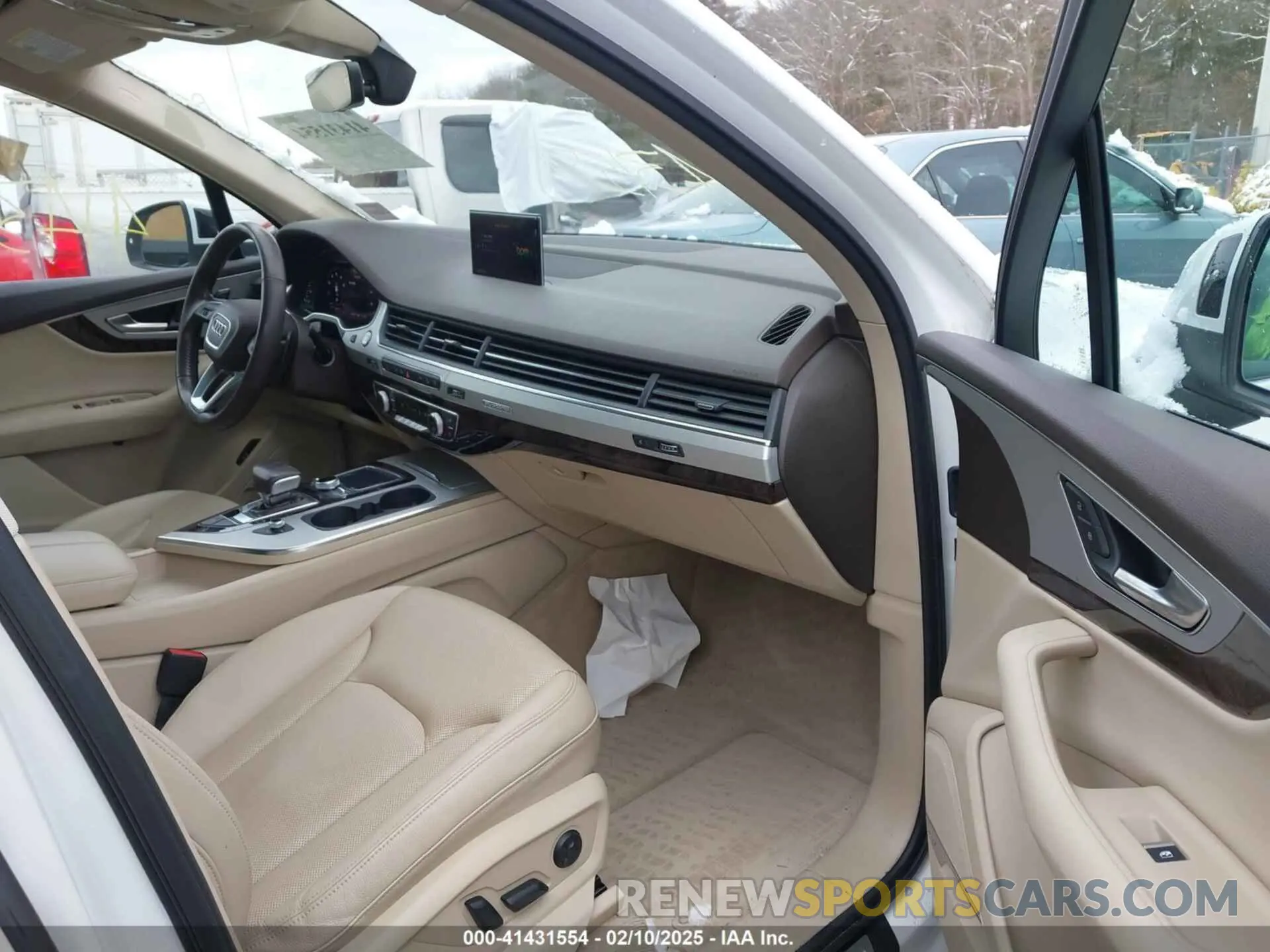 5 fotografías del automóvil dañado WA1LHAF78KD043829 AUDI Q7 2019