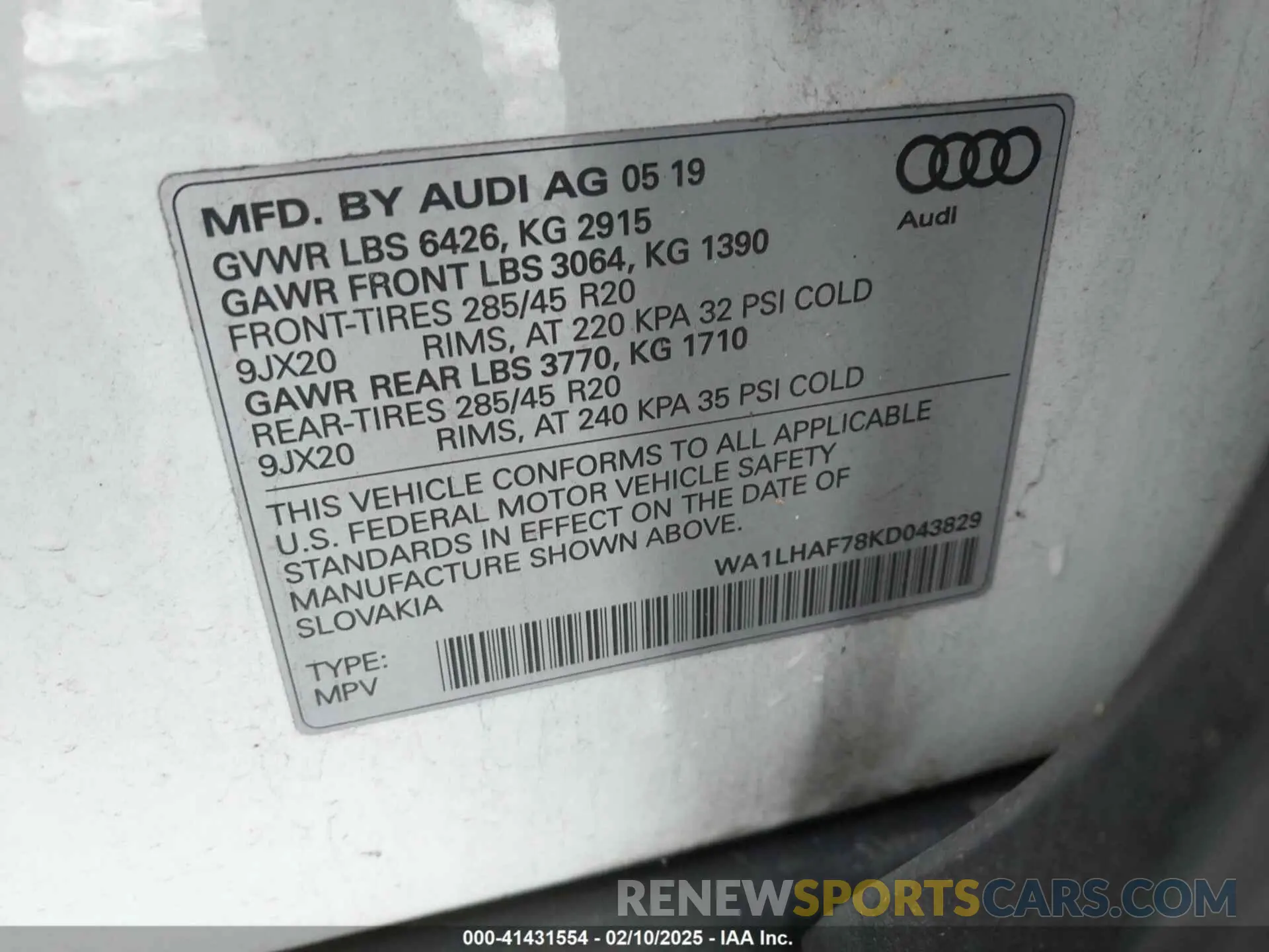9 fotografías del automóvil dañado WA1LHAF78KD043829 AUDI Q7 2019