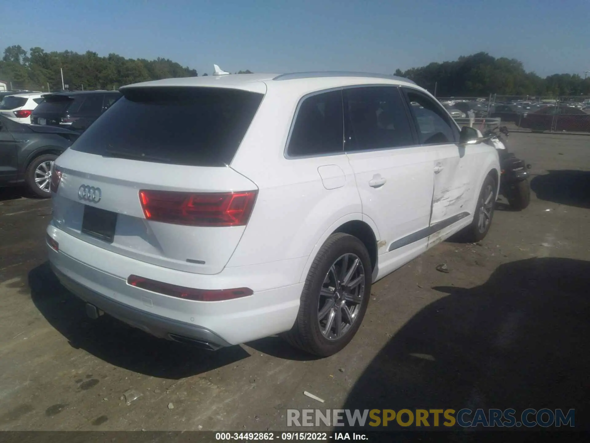 4 fotografías del automóvil dañado WA1LHAF79KD045637 AUDI Q7 2019