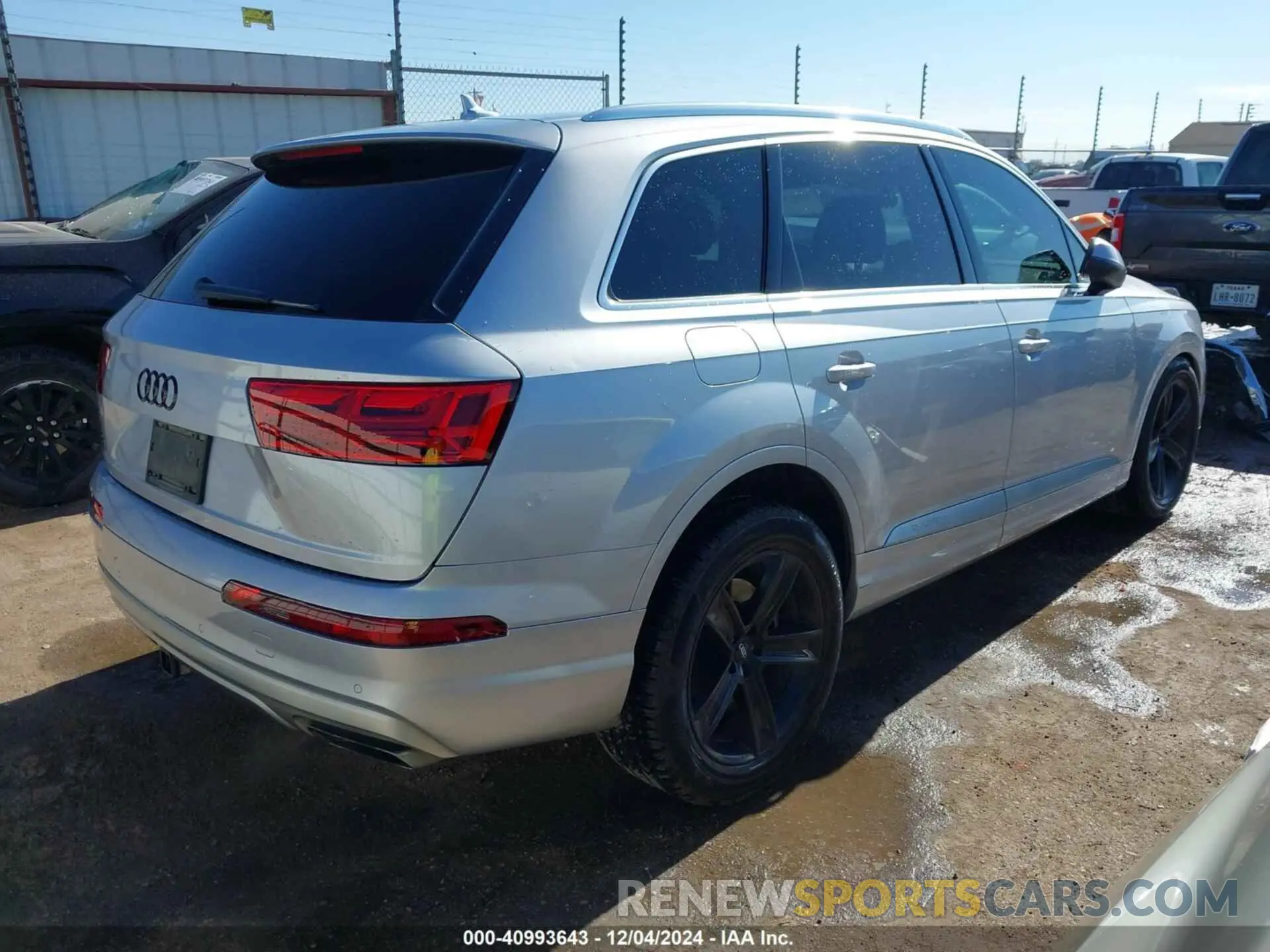 4 fotografías del automóvil dañado WA1LHAF7XKD014784 AUDI Q7 2019
