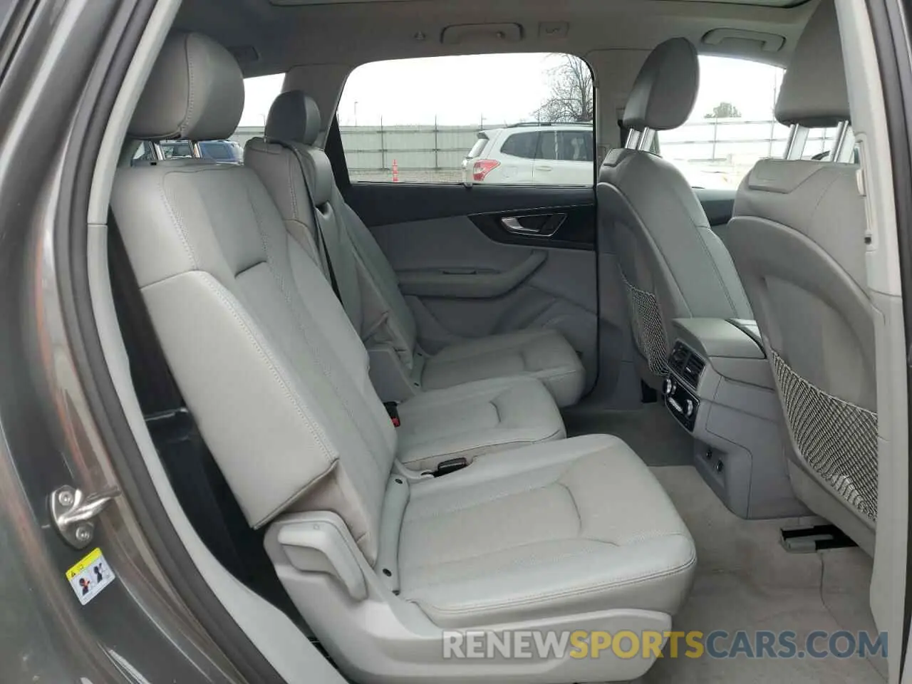 11 fotografías del automóvil dañado WA1VAAF70KD033762 AUDI Q7 2019