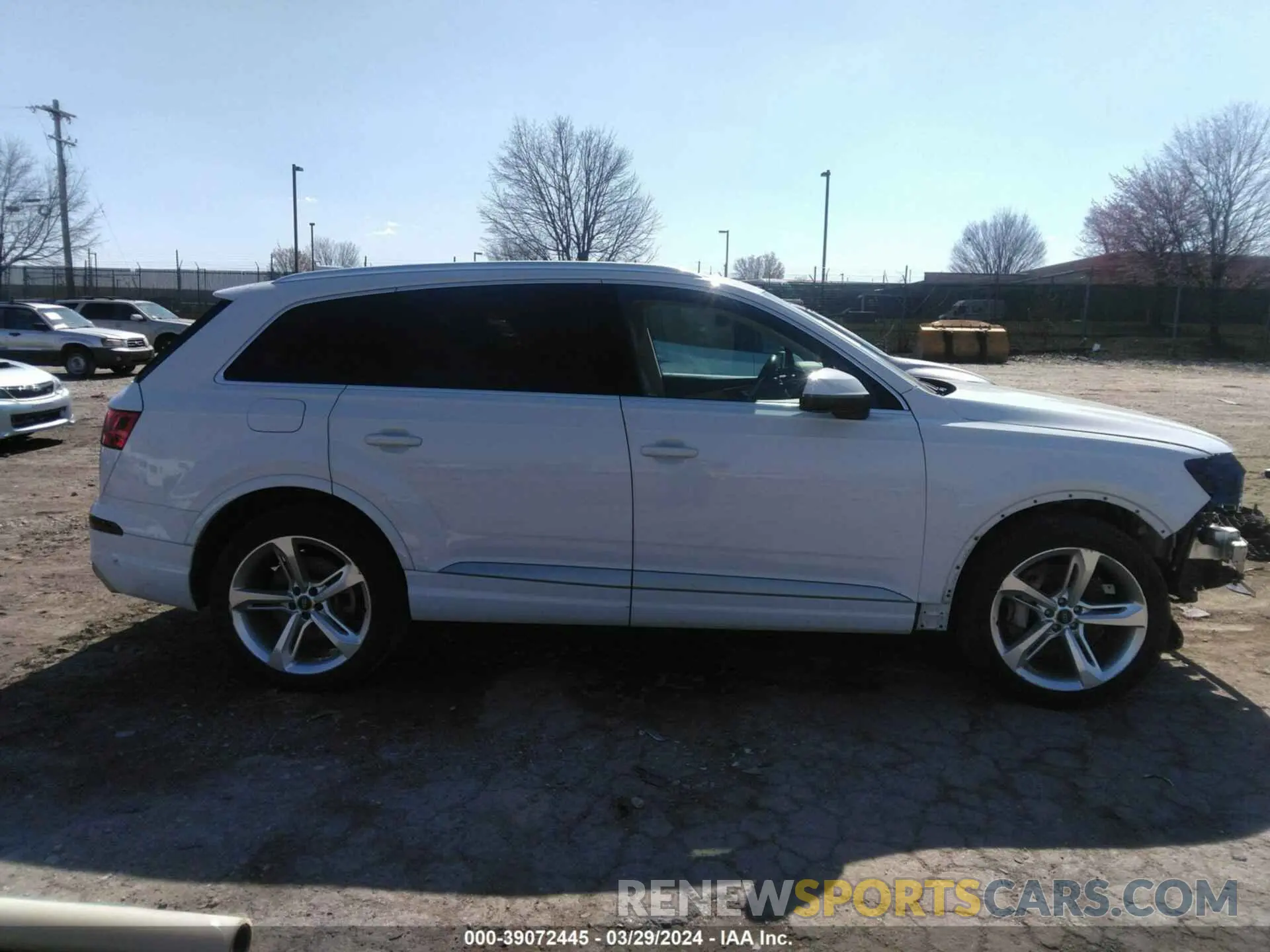 14 fotografías del automóvil dañado WA1VAAF71KD008305 AUDI Q7 2019