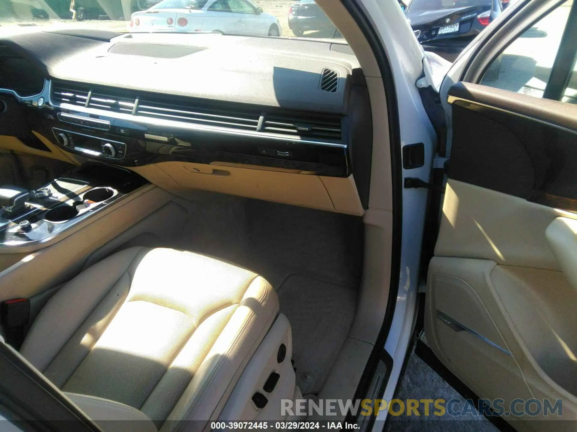 5 fotografías del automóvil dañado WA1VAAF71KD008305 AUDI Q7 2019