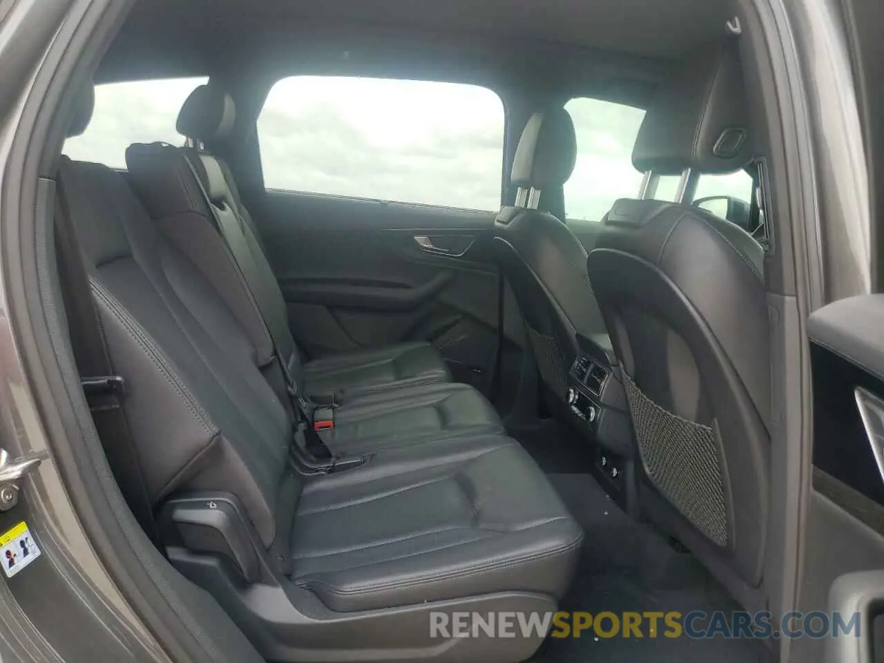 11 fotografías del automóvil dañado WA1VAAF71KD047623 AUDI Q7 2019