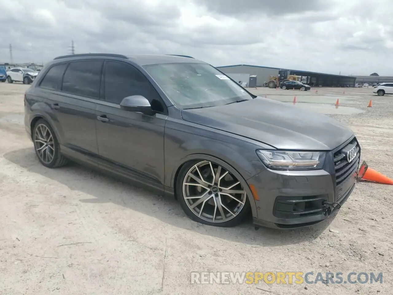 4 fotografías del automóvil dañado WA1VAAF71KD047623 AUDI Q7 2019