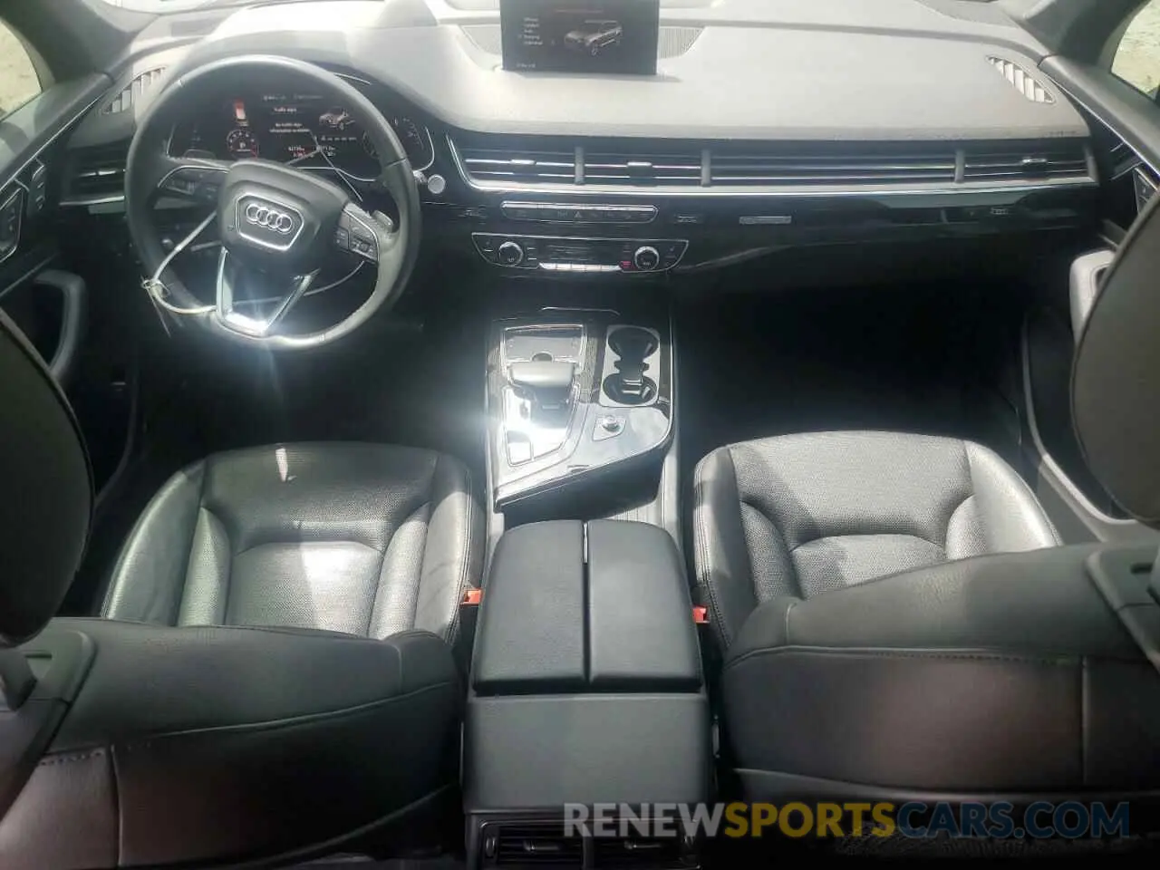 8 fotografías del automóvil dañado WA1VAAF71KD047623 AUDI Q7 2019