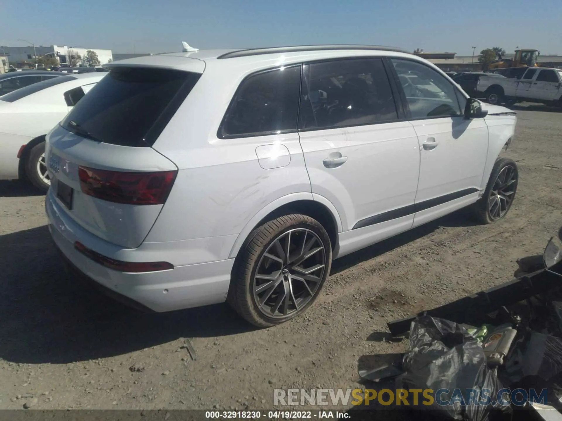 4 fotografías del automóvil dañado WA1VAAF72KD026277 AUDI Q7 2019