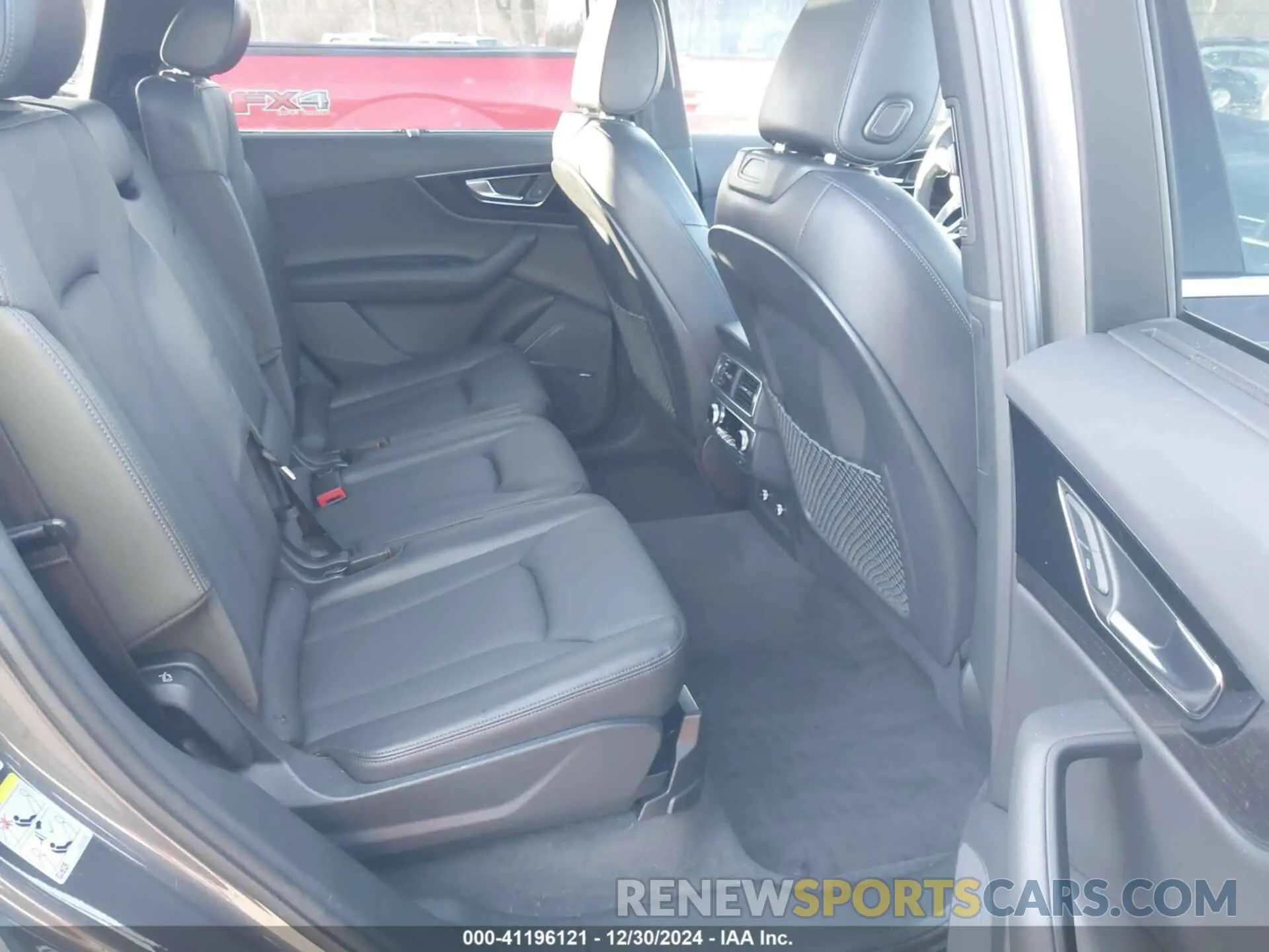 8 fotografías del automóvil dañado WA1VAAF72KD038641 AUDI Q7 2019